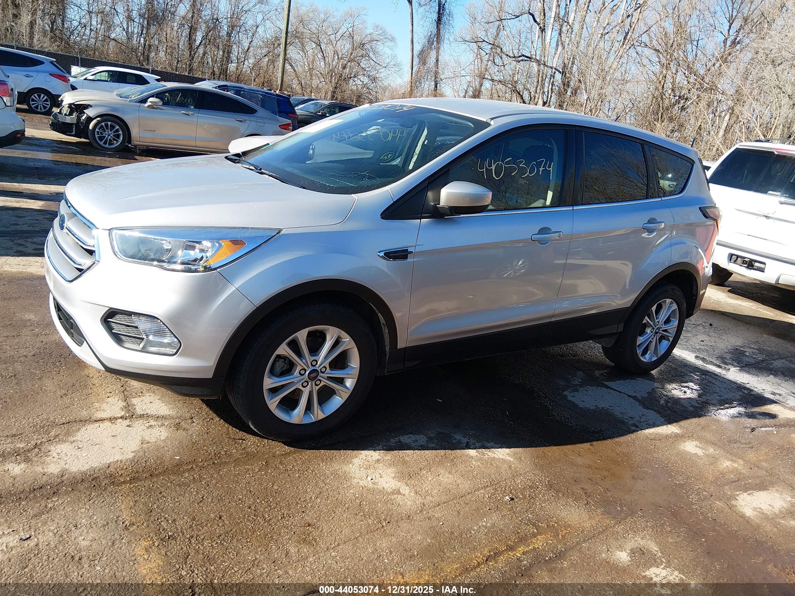 FORD ESCAPE image 2