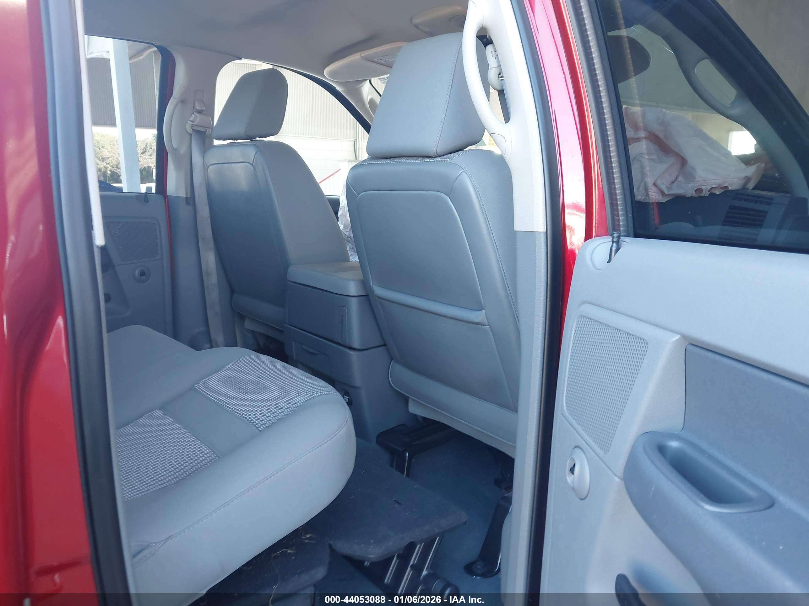 DODGE RAM image 8