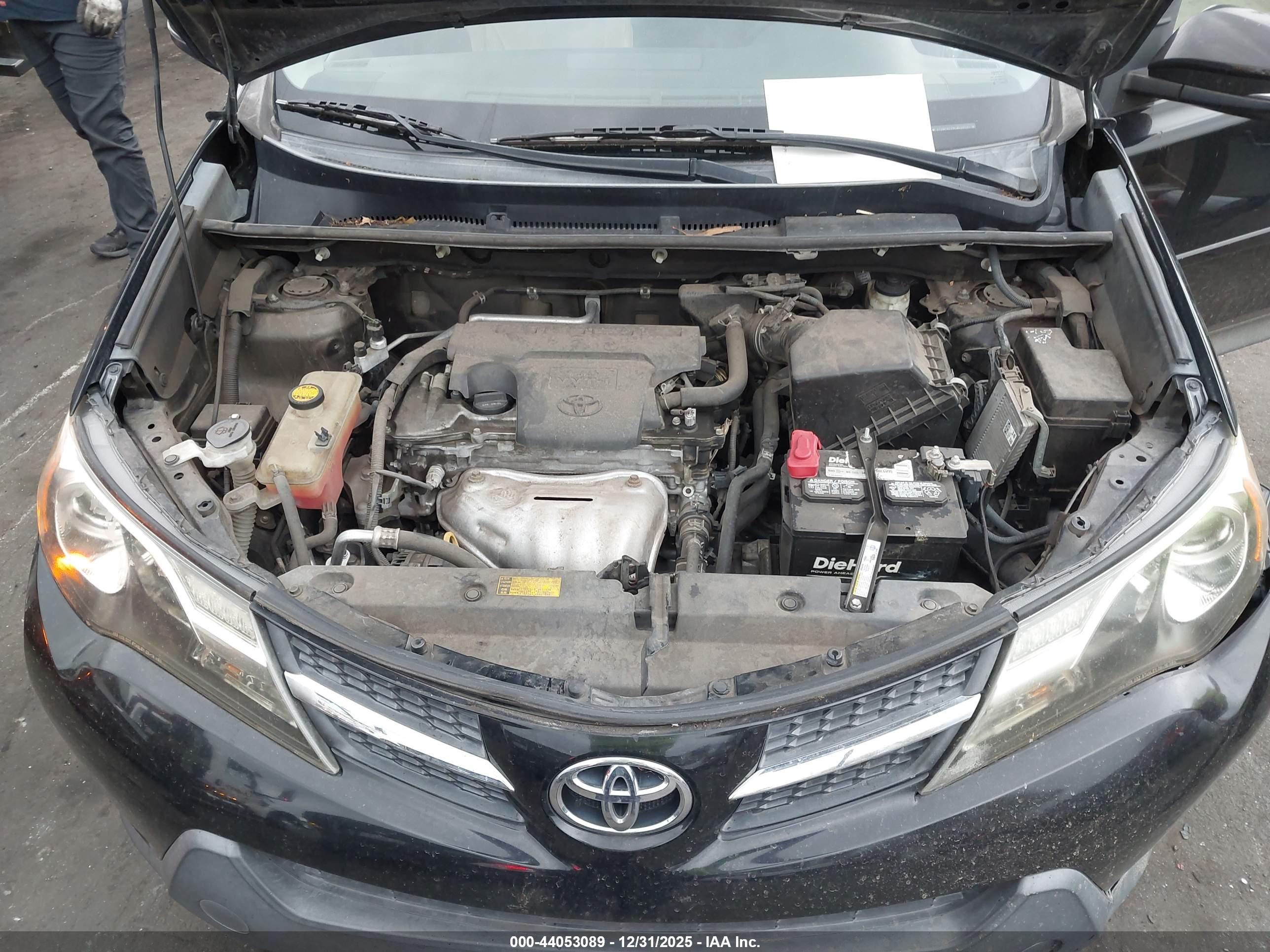 TOYOTA RAV4 image 10