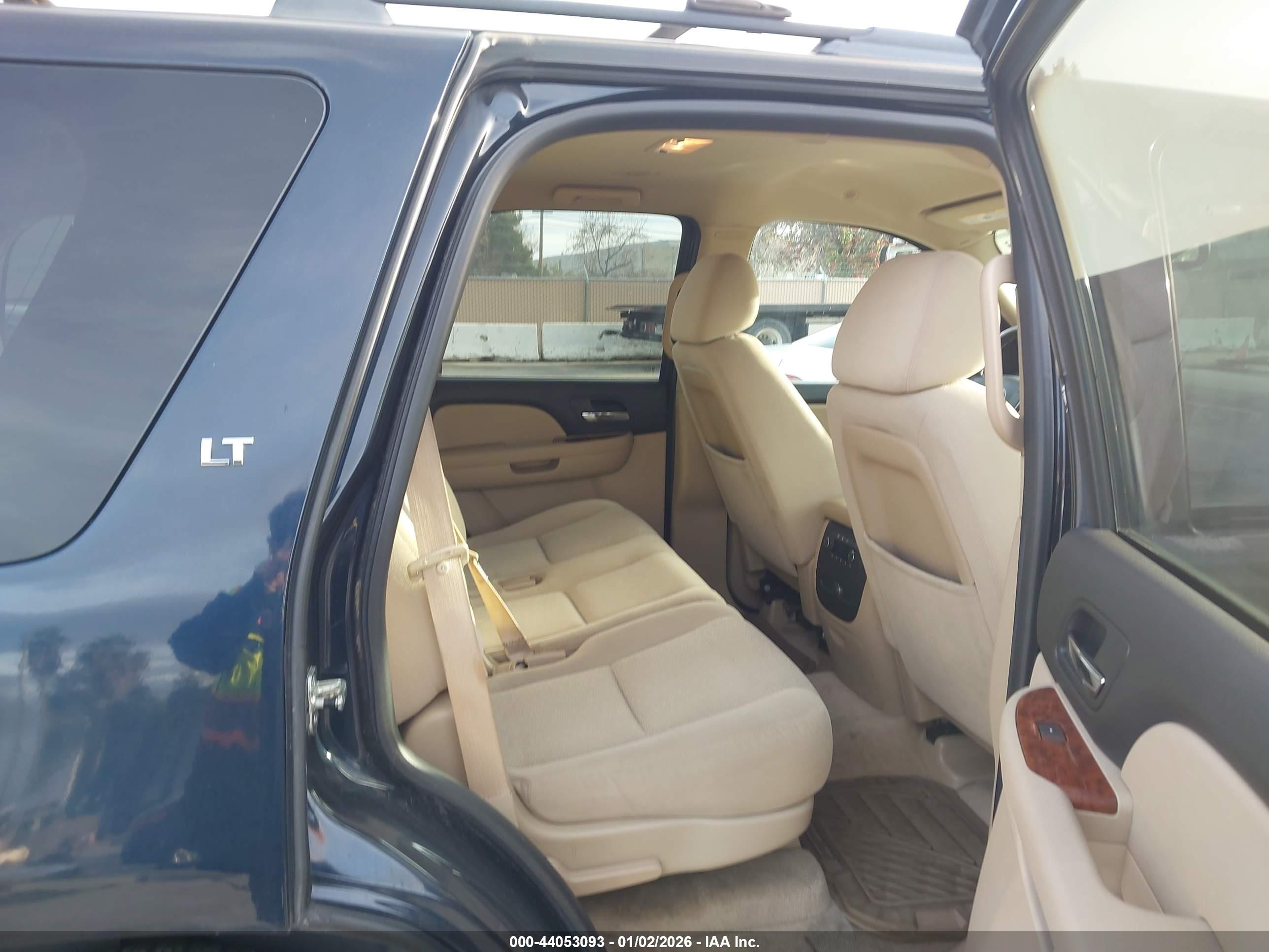 CHEVROLET TAHOE image 8