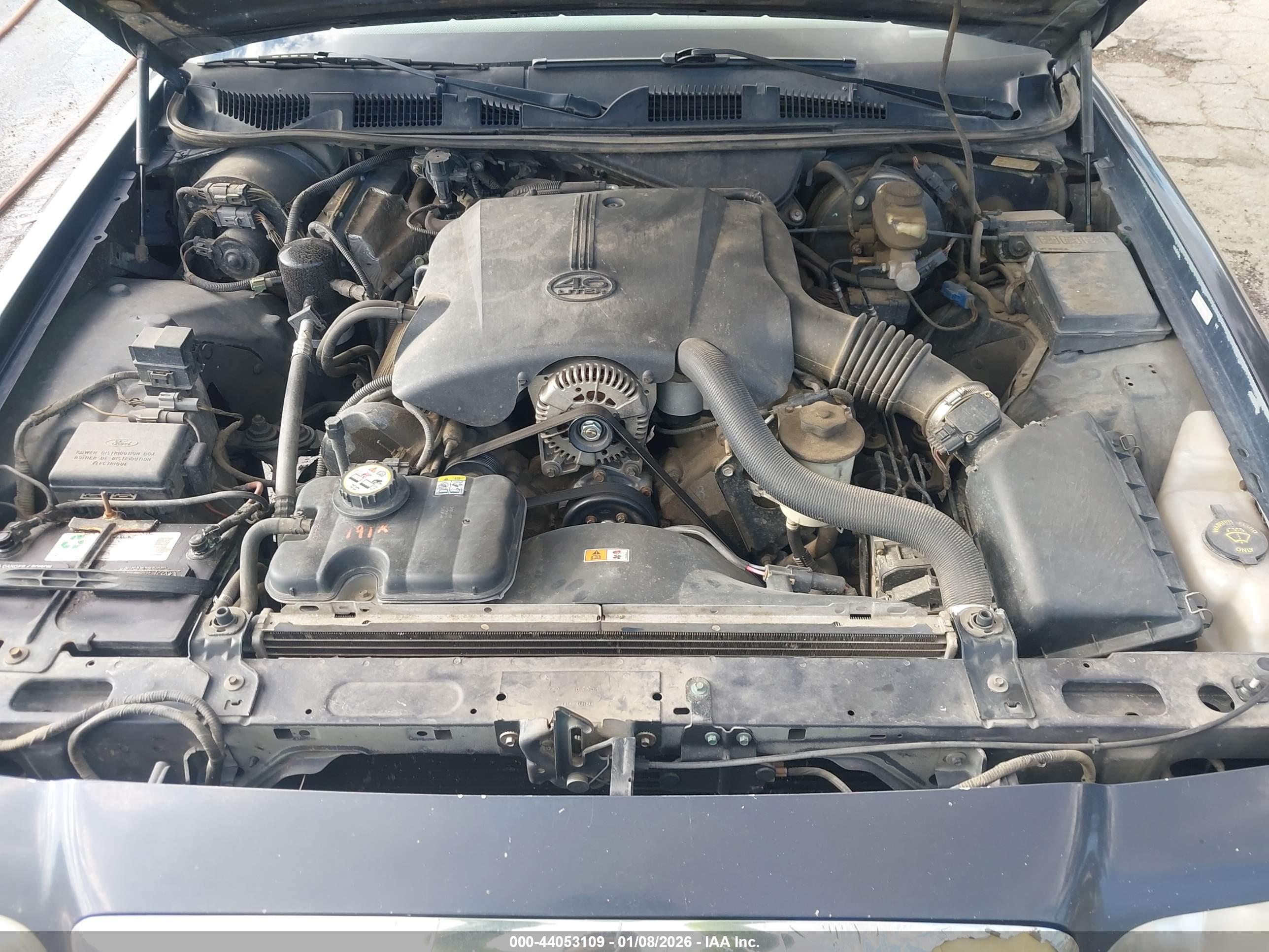 FORD CROWN image 10