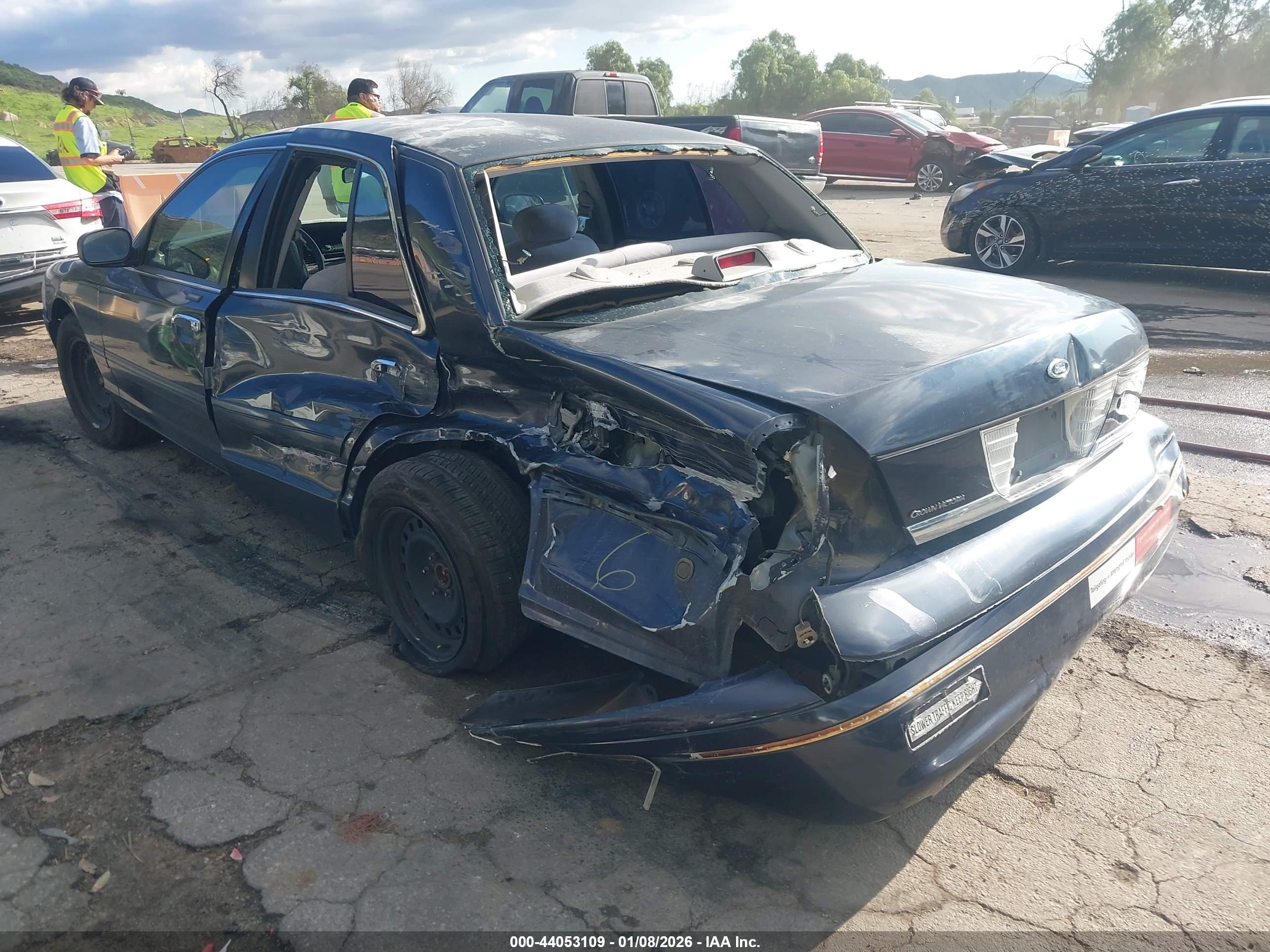 FORD CROWN image 3