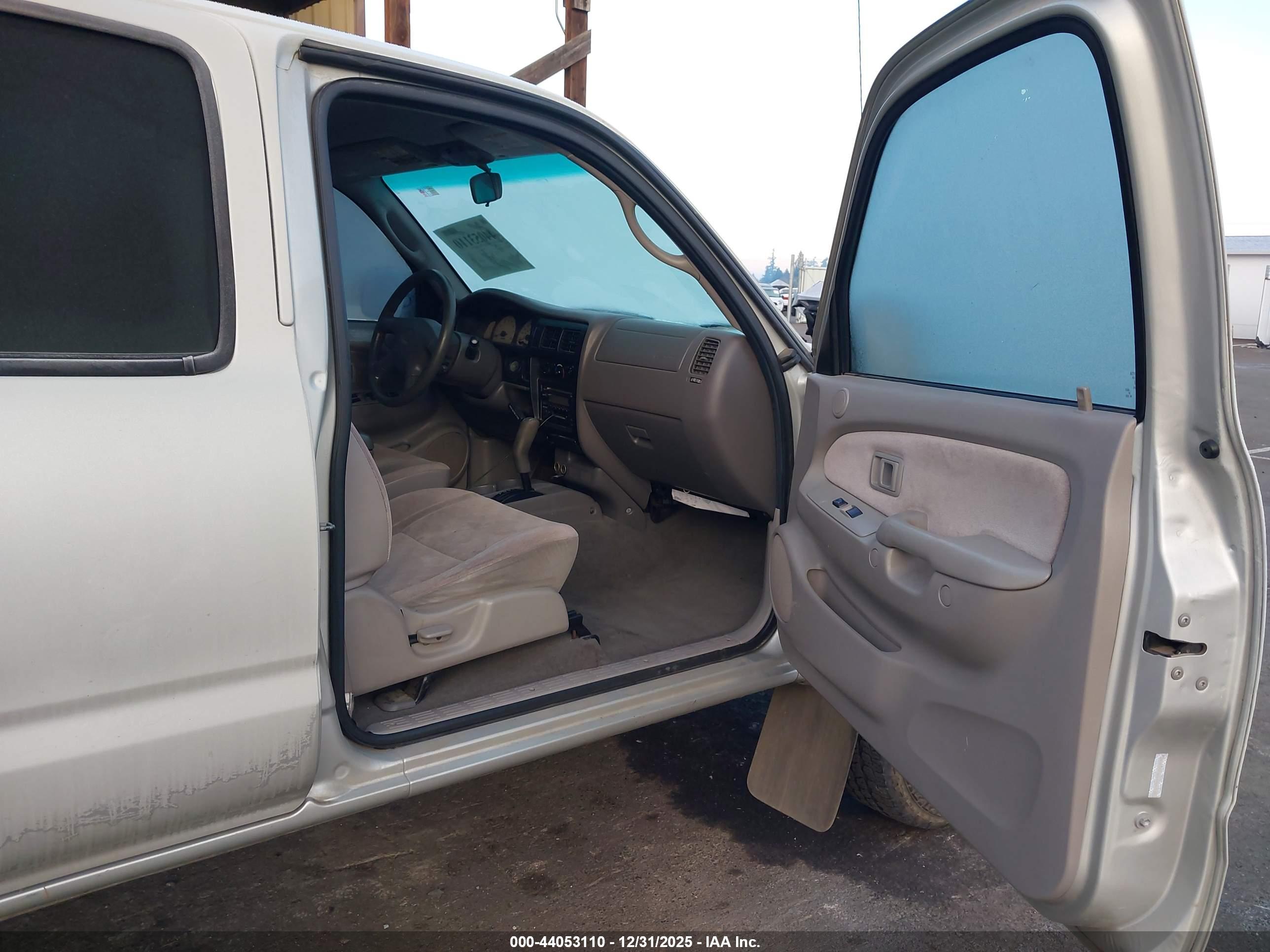 TOYOTA TACOMA image 5