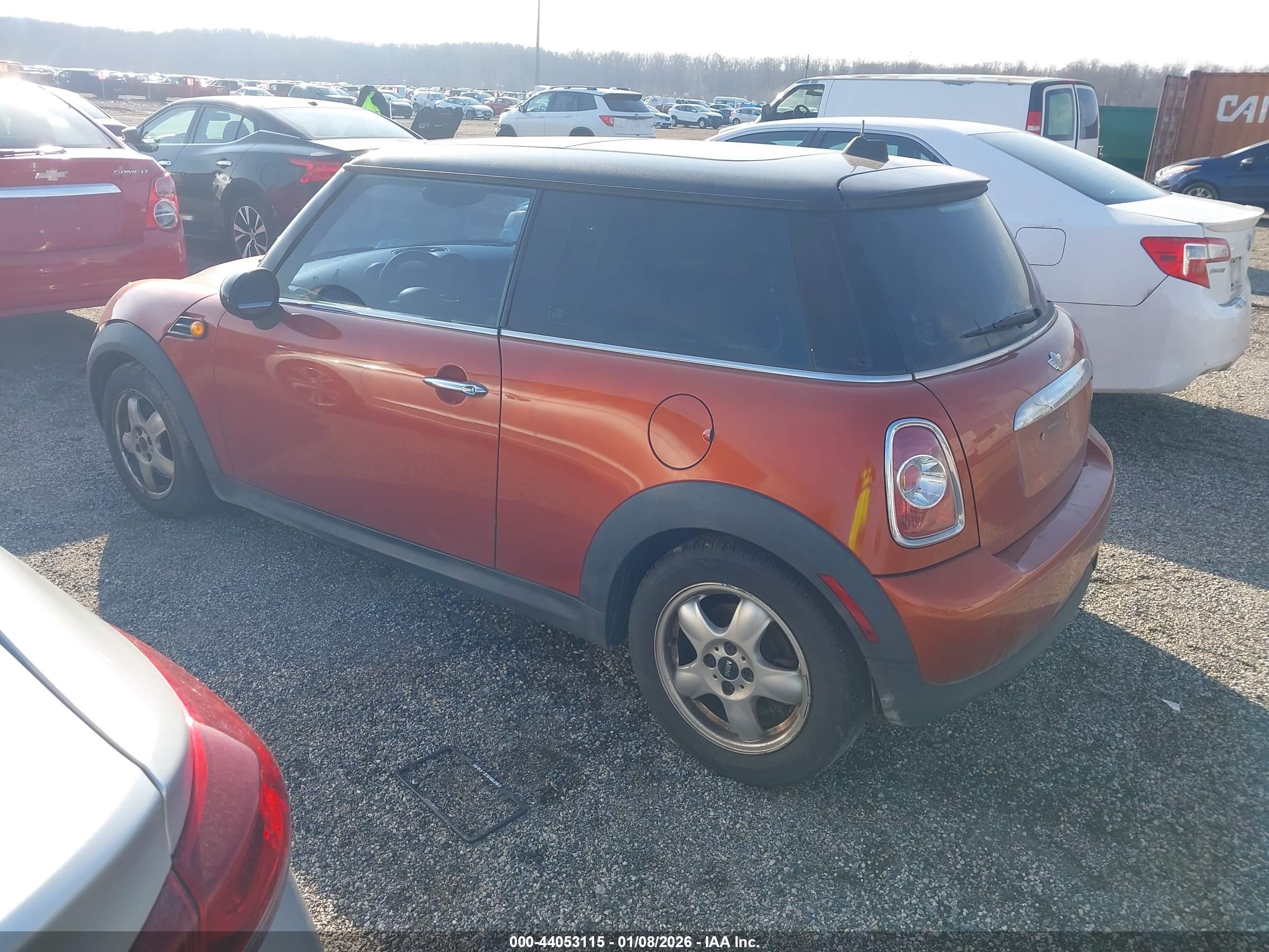 MINI COOPER image 3