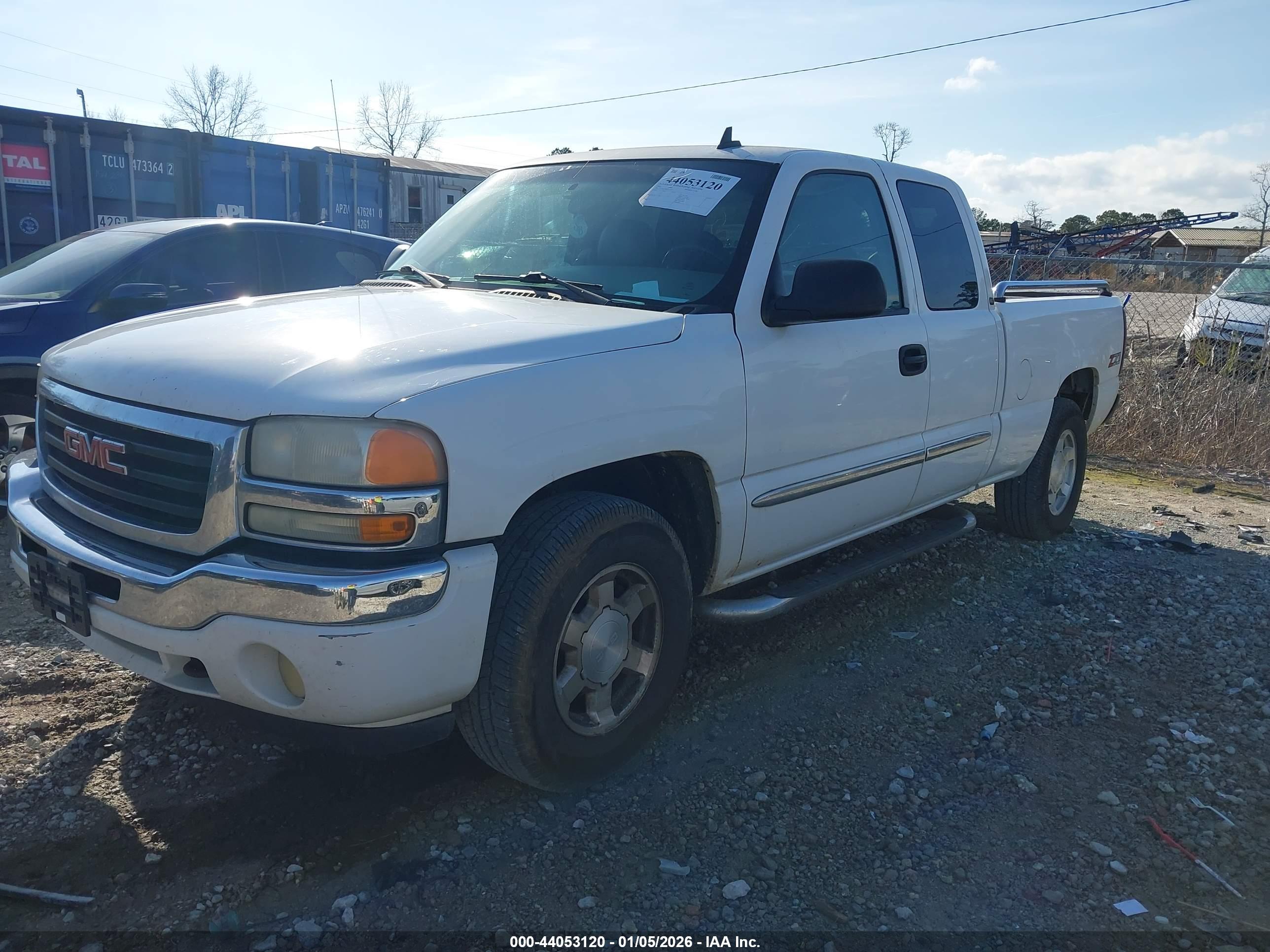 GMC SIERRA image 2