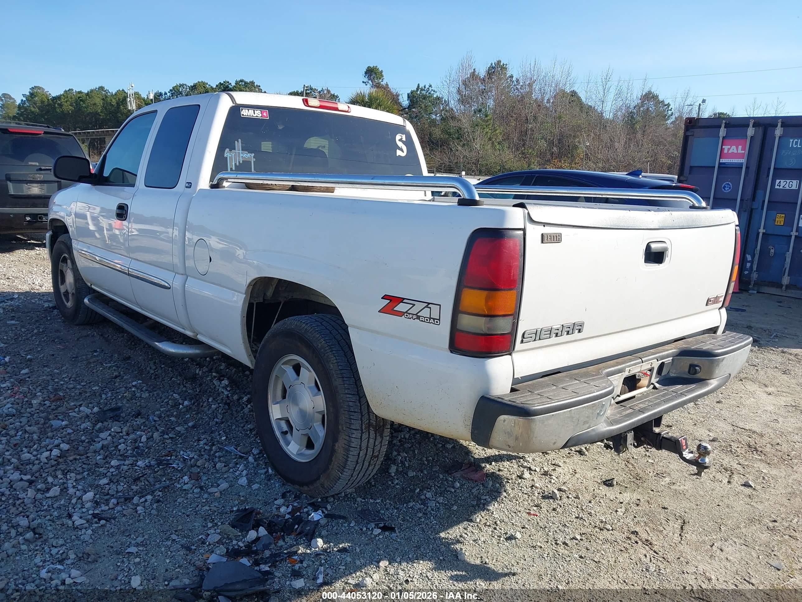 GMC SIERRA image 3
