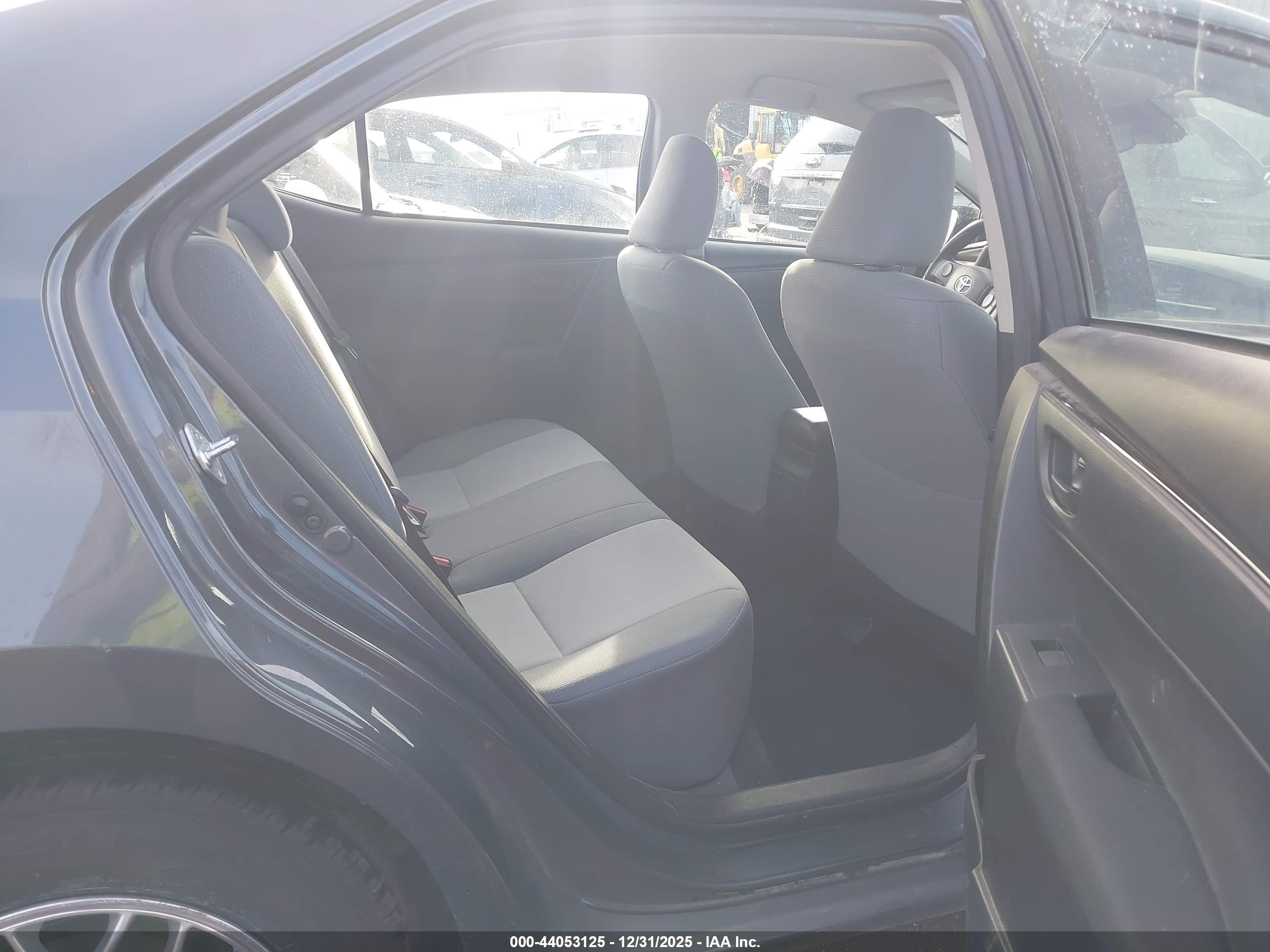 TOYOTA COROLLA image 8