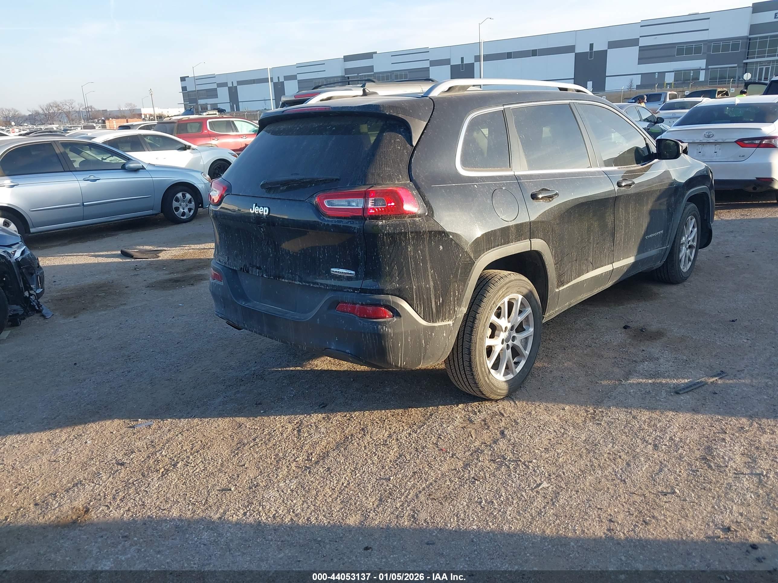 JEEP CHEROKEE image 4