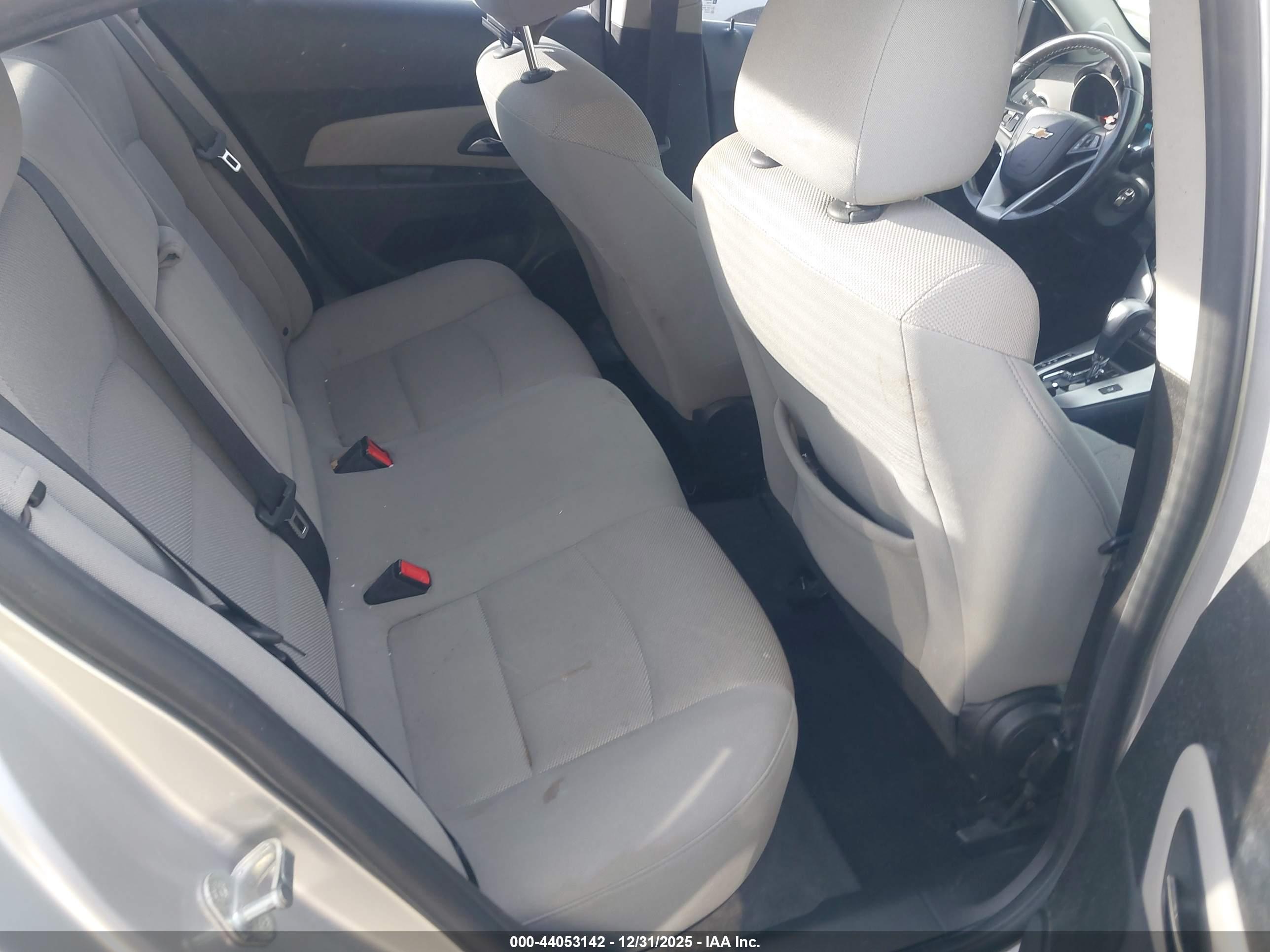 CHEVROLET CRUZE image 8