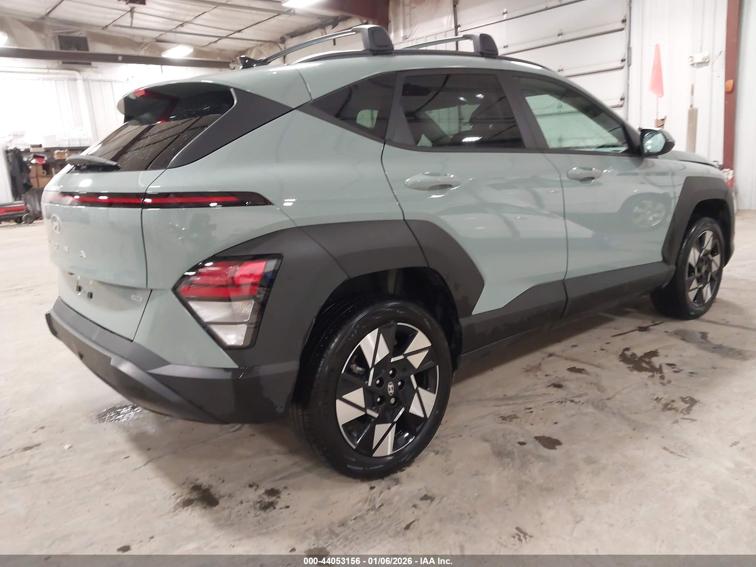 HYUNDAI KONA image 4