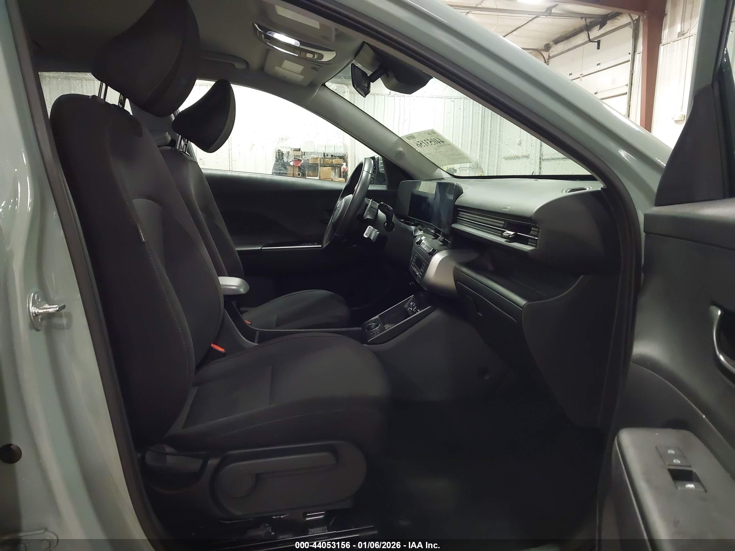 HYUNDAI KONA image 5