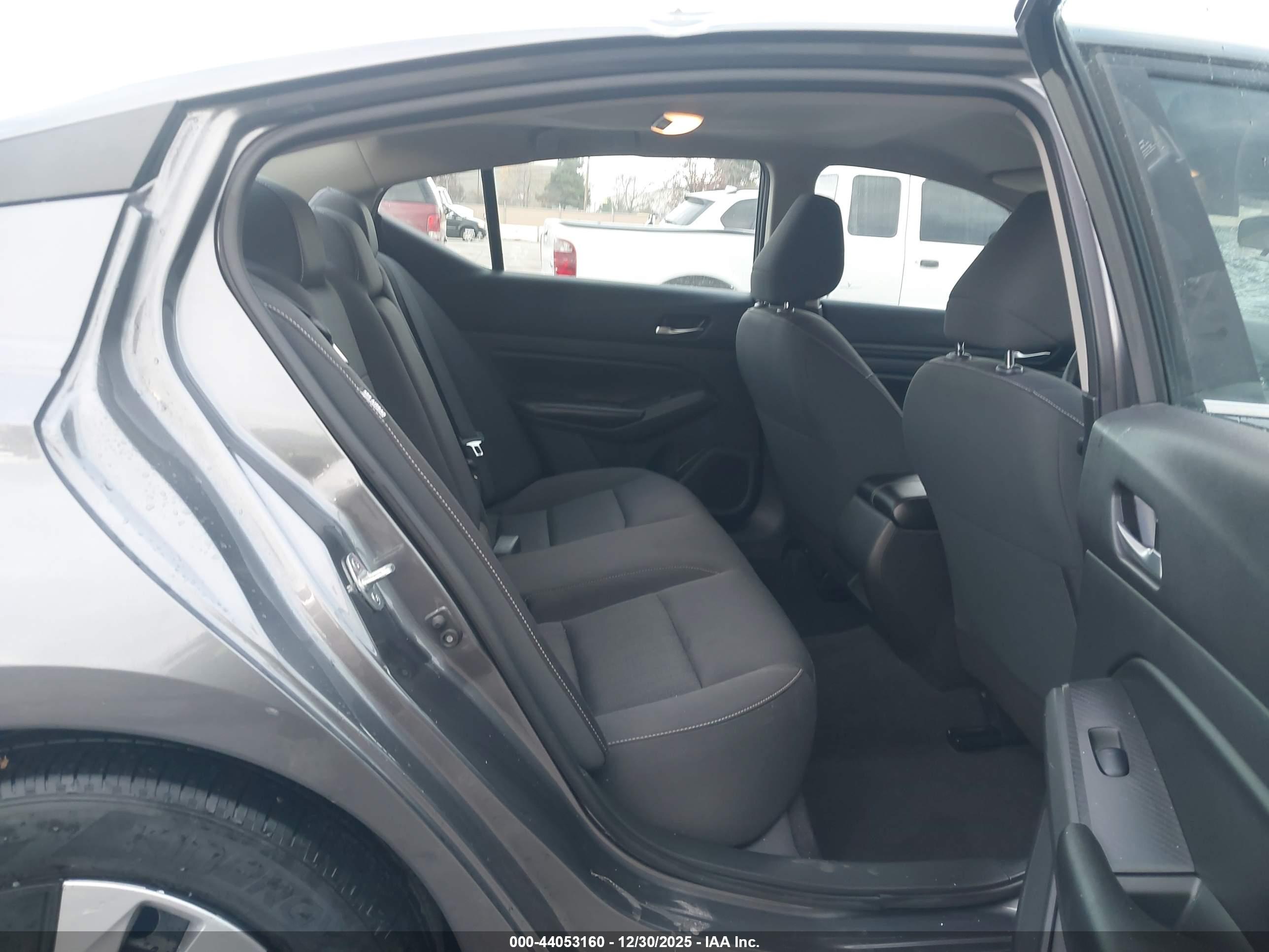 NISSAN ALTIMA image 8