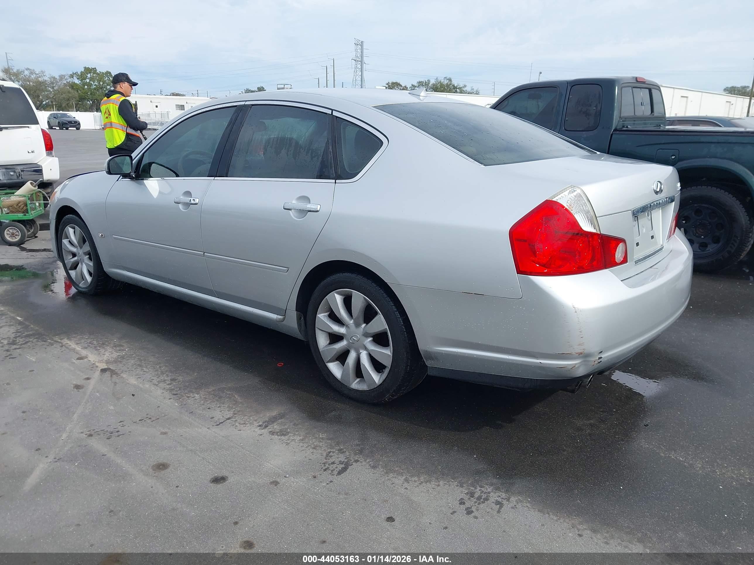 INFINITI M35 image 3