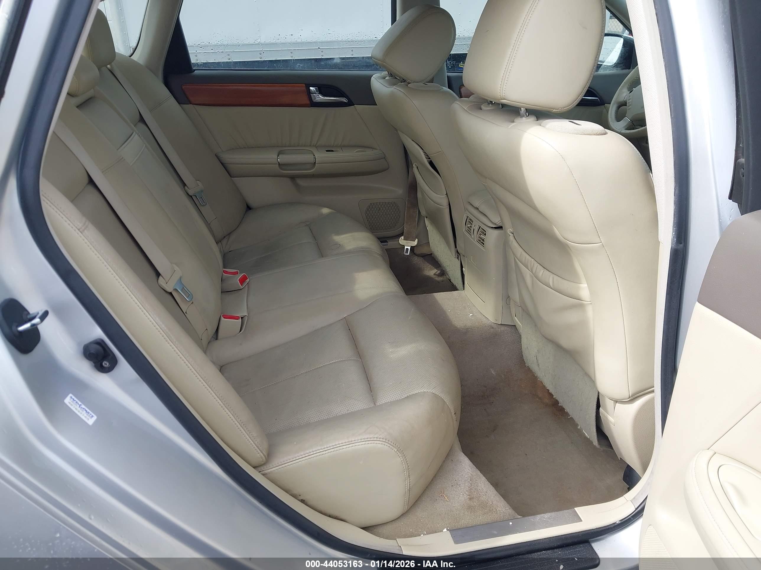 INFINITI M35 image 8