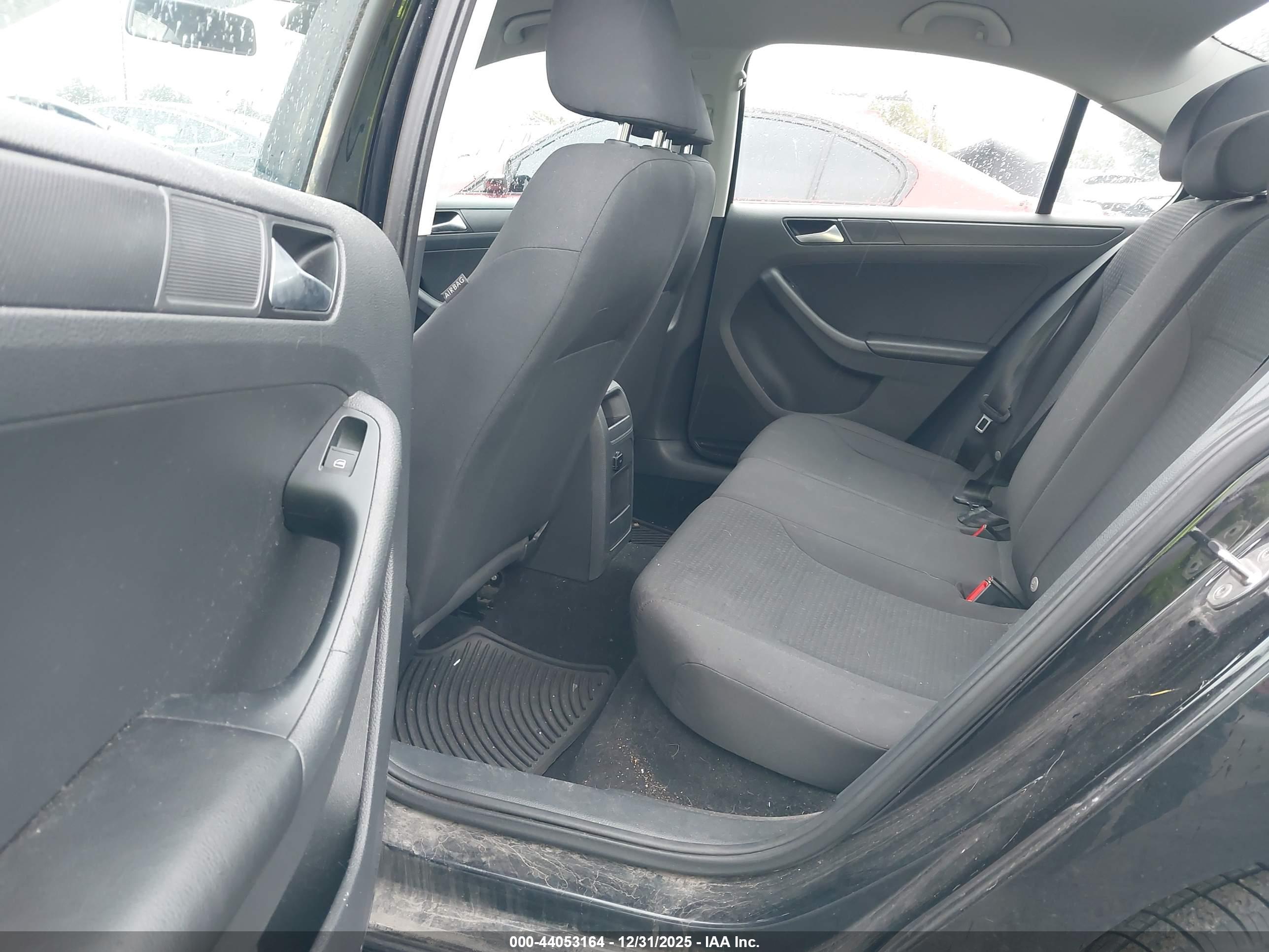 VOLKSWAGEN JETTA image 8