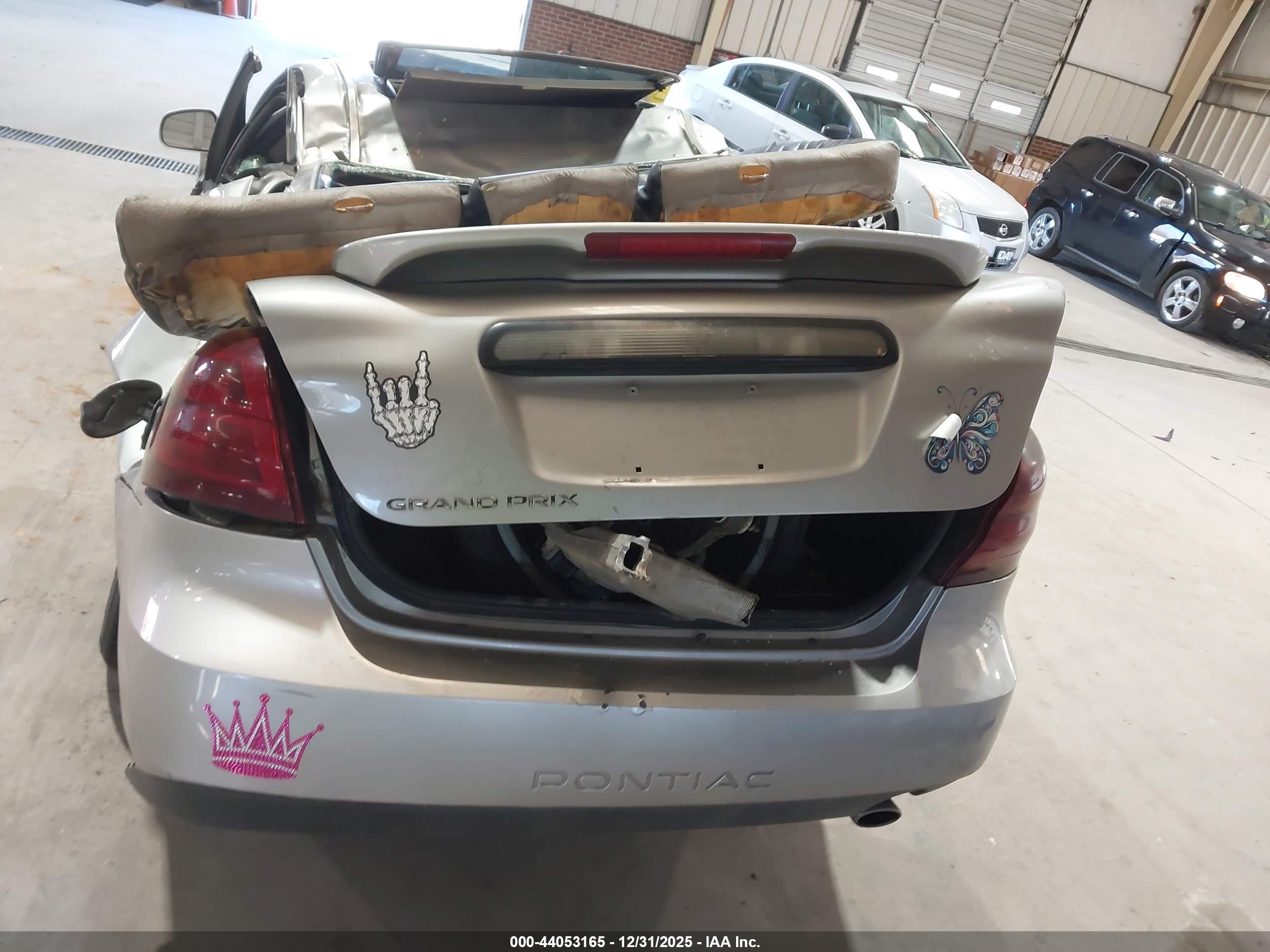 PONTIAC GRAND image 6