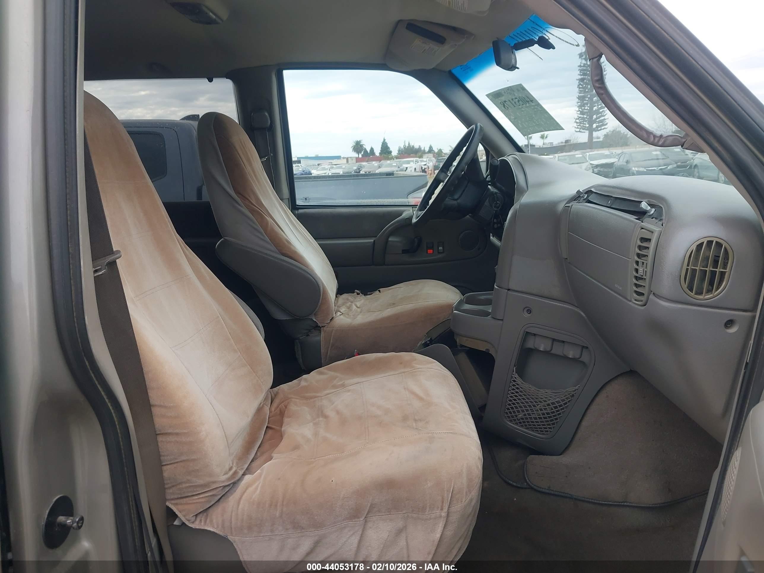 CHEVROLET ASTRO image 5