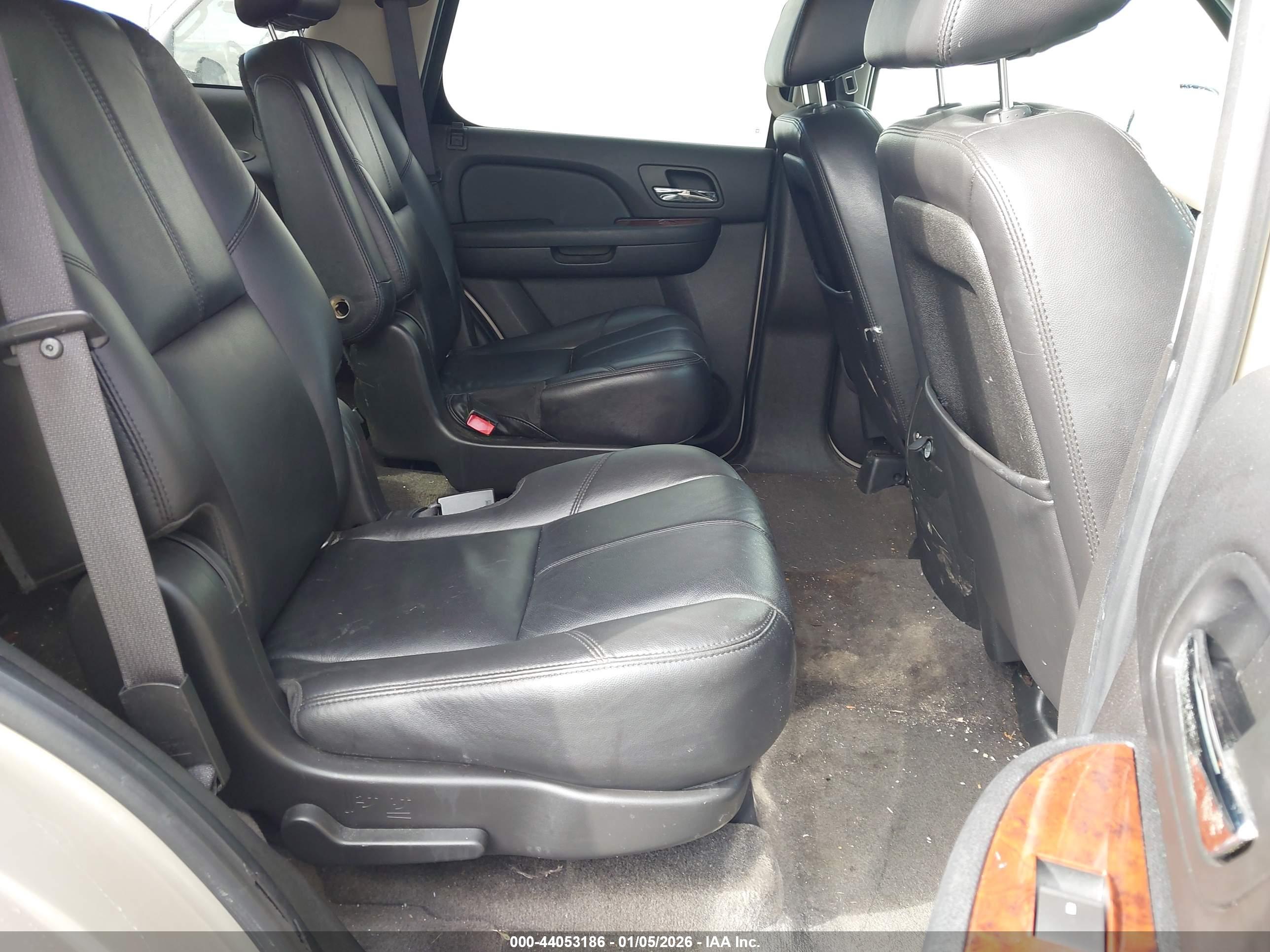 CHEVROLET TAHOE image 8