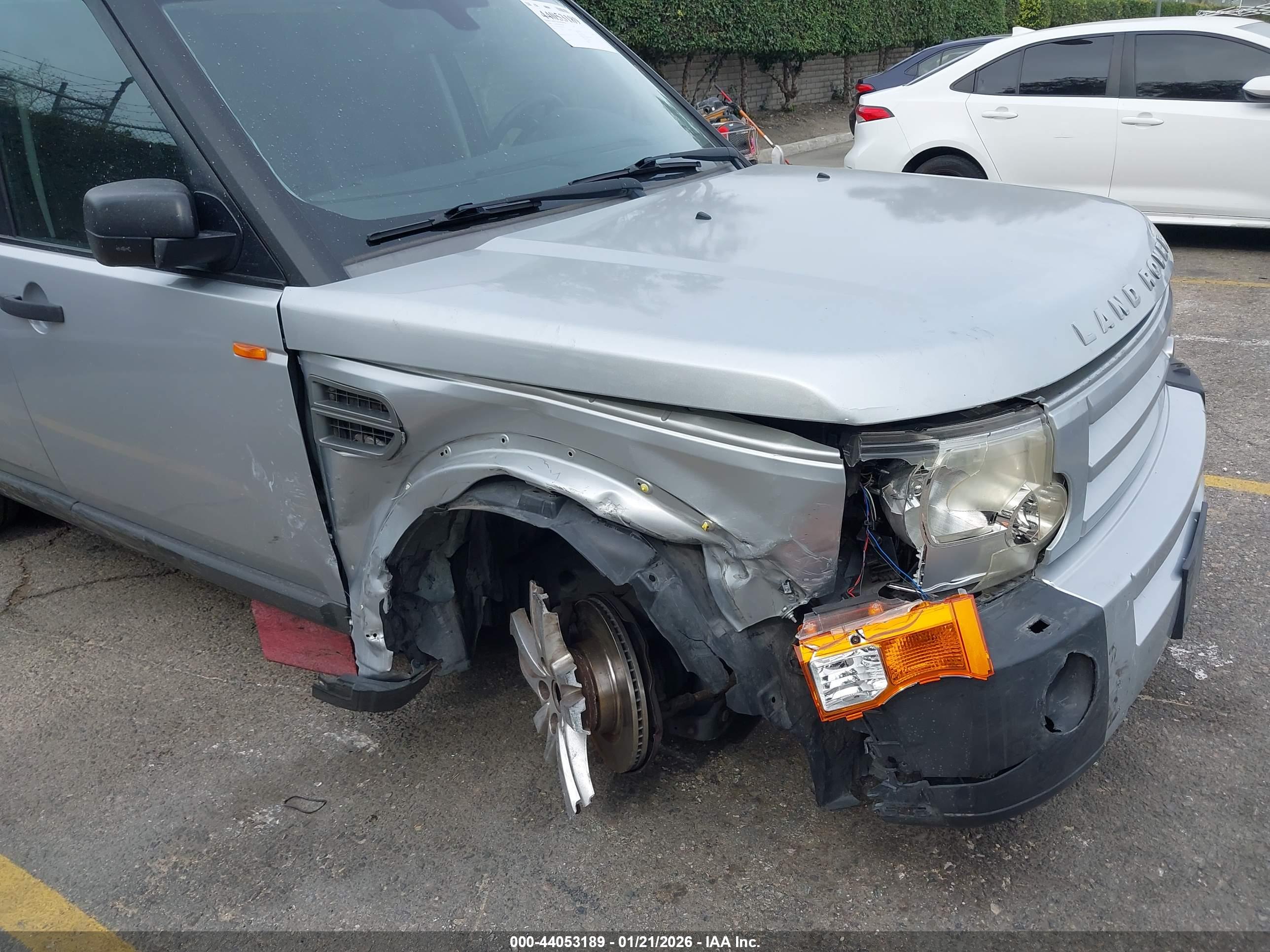LAND ROVER image 6