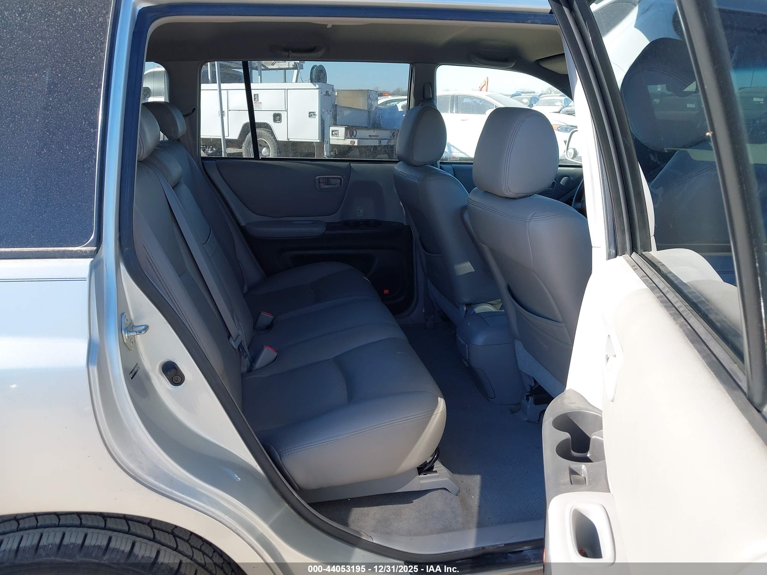 TOYOTA HIGHLANDER image 8