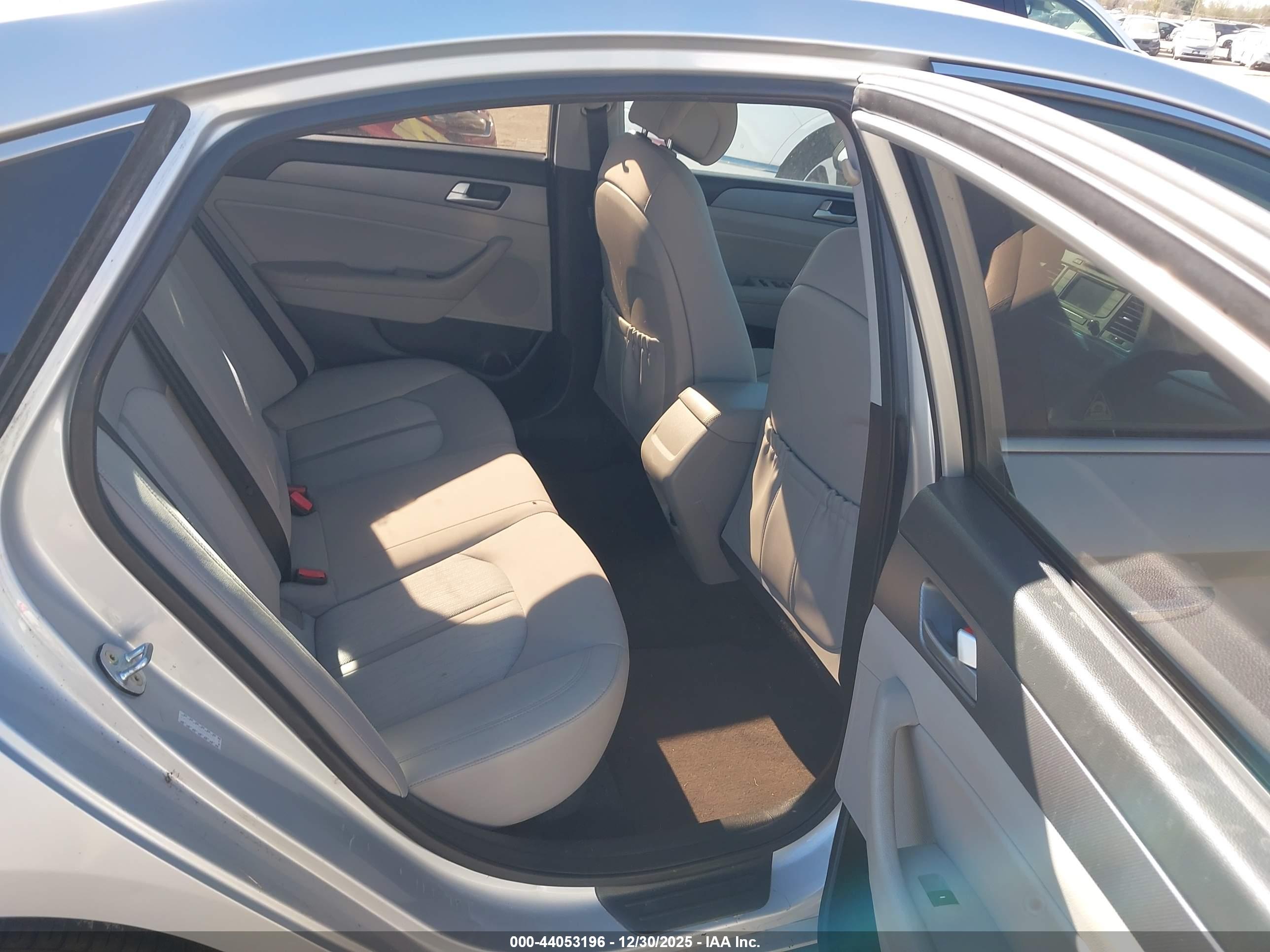 HYUNDAI SONATA image 8