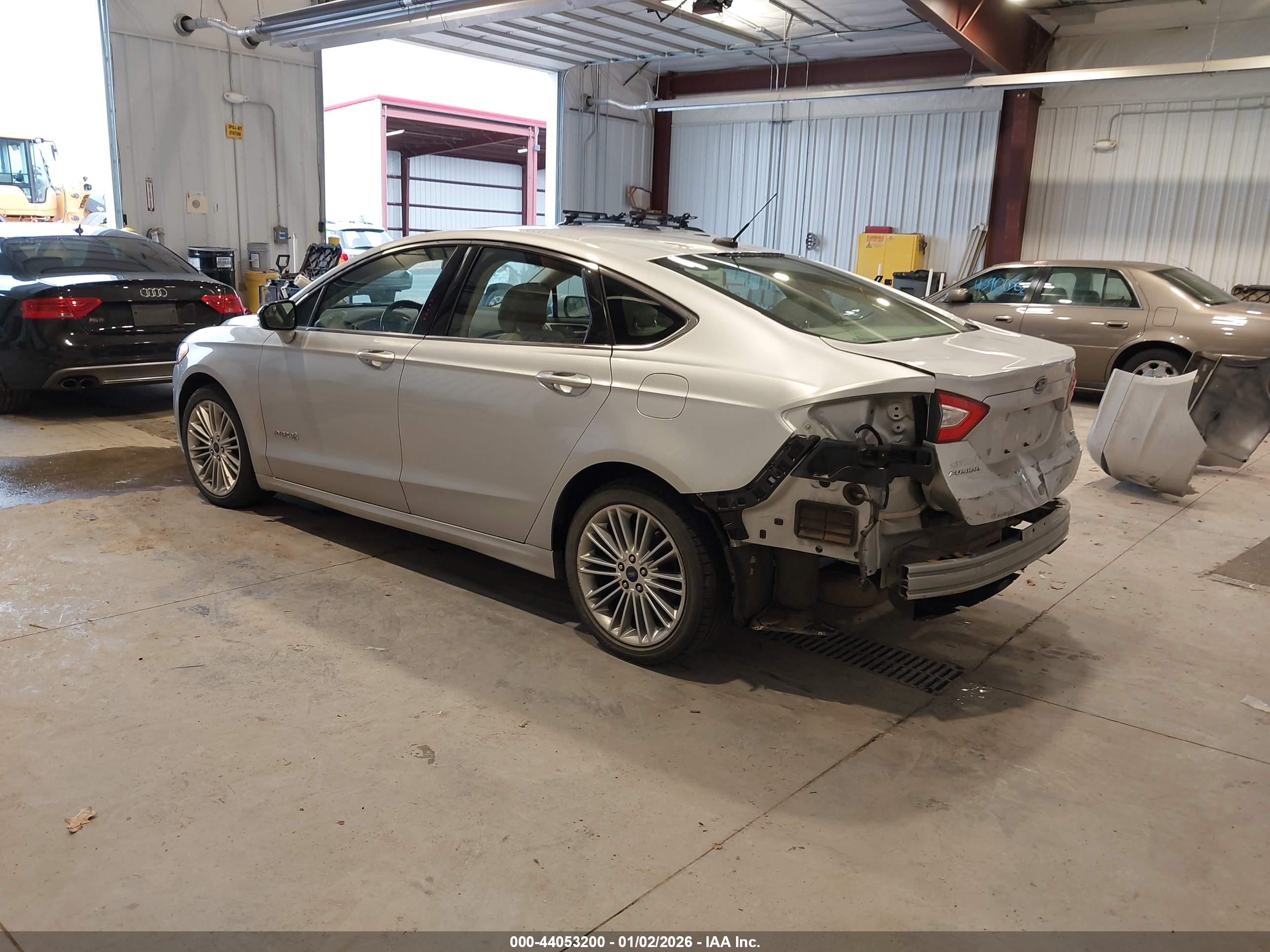 FORD FUSION image 3
