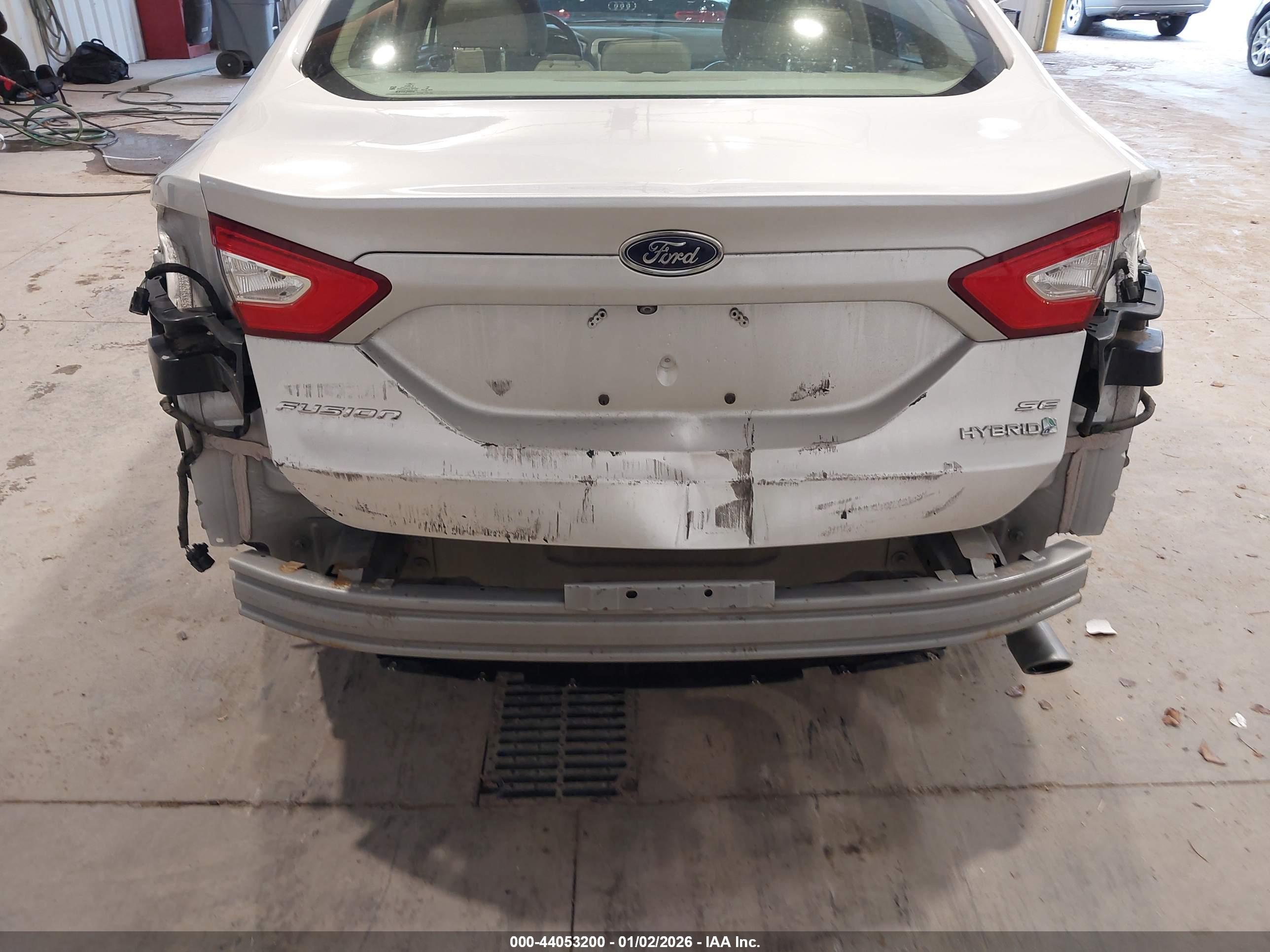 FORD FUSION image 6
