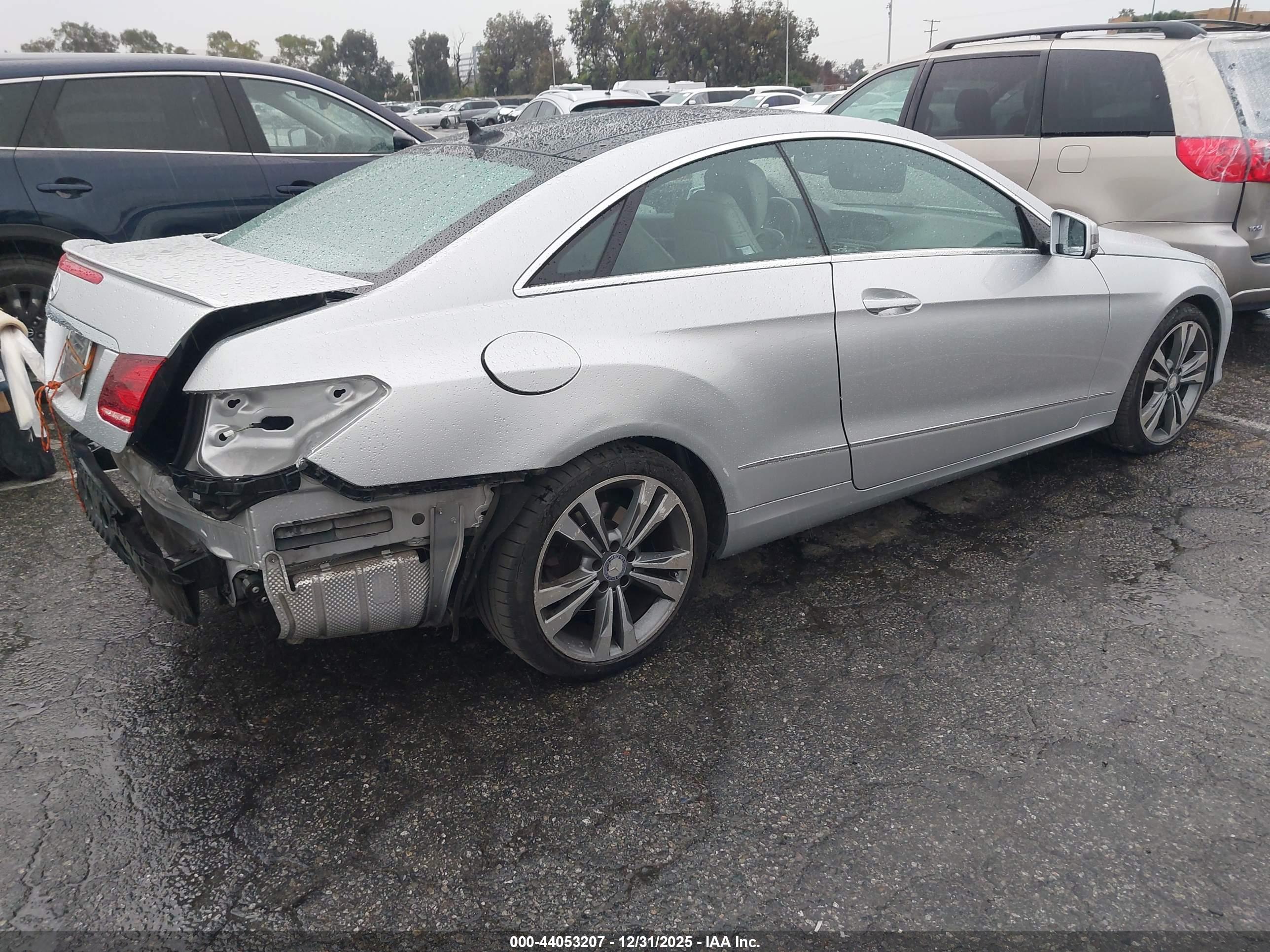 MERCEDES-BENZ E image 4