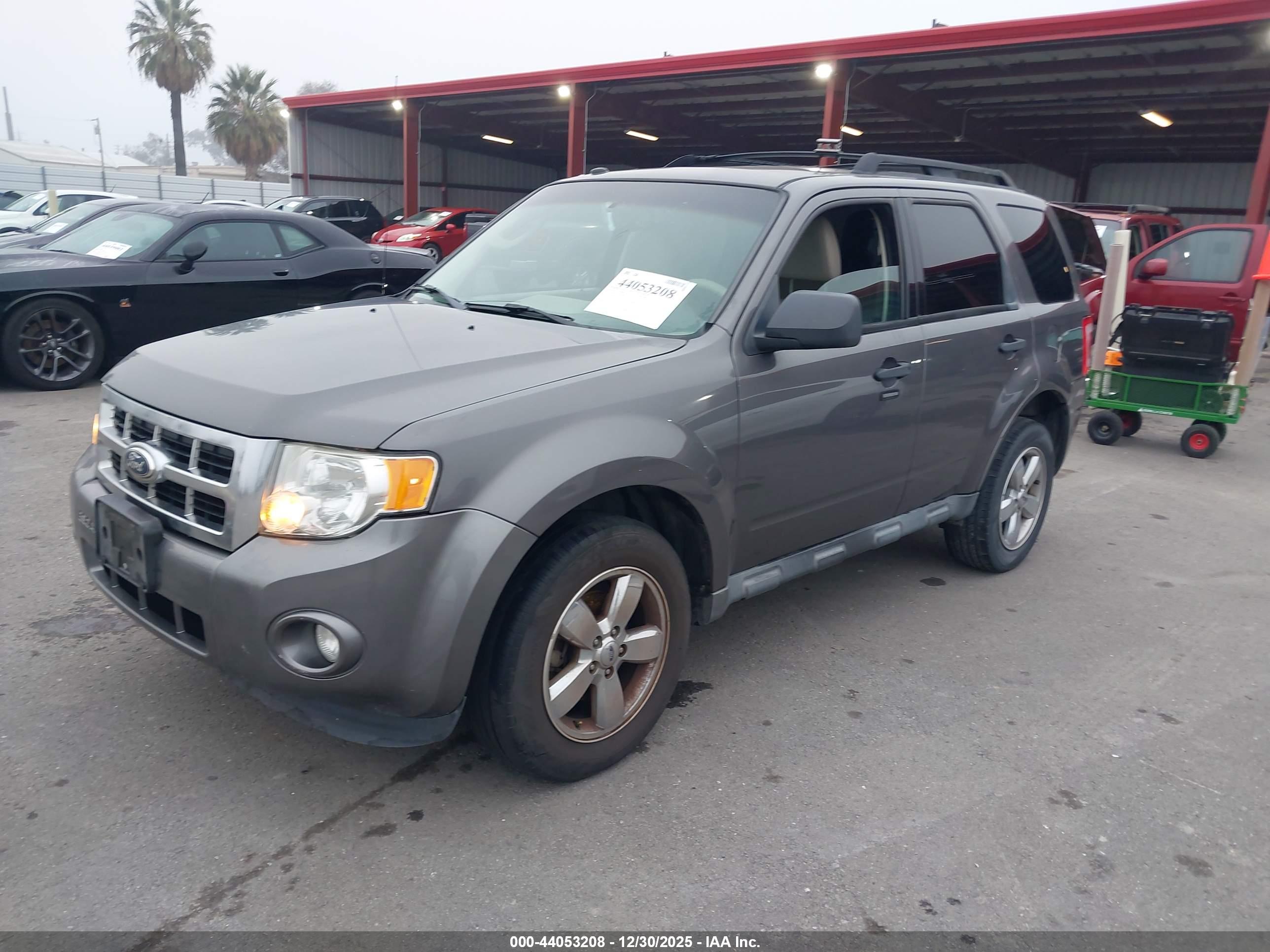 FORD ESCAPE image 2
