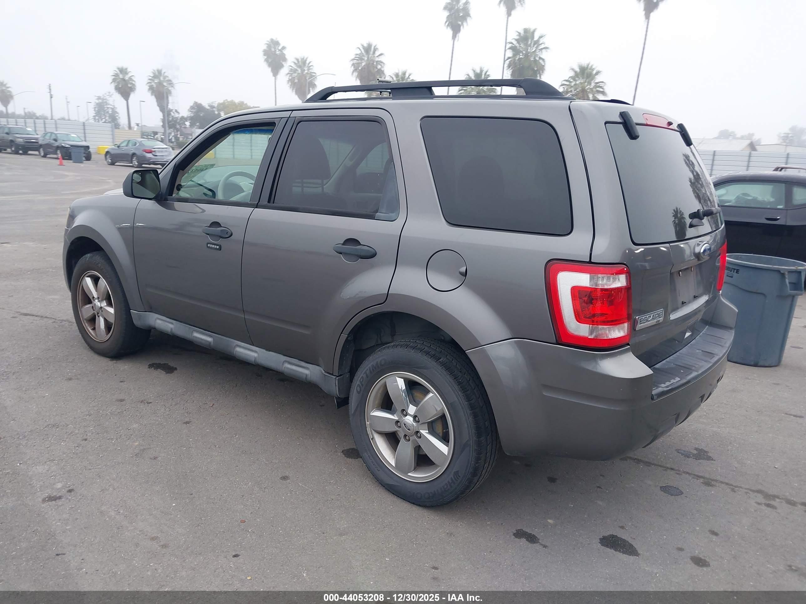 FORD ESCAPE image 3
