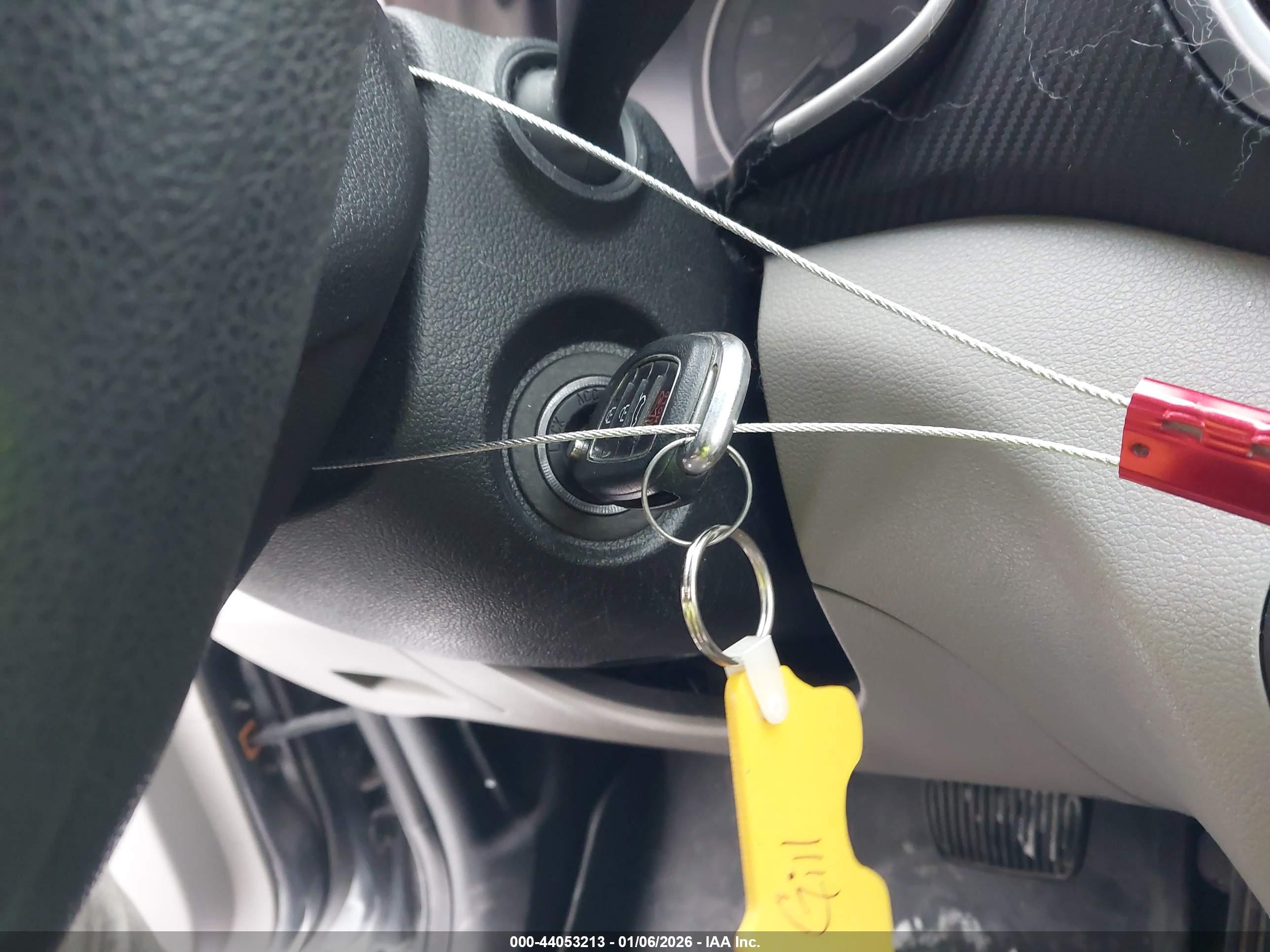 HYUNDAI TUCSON image 11