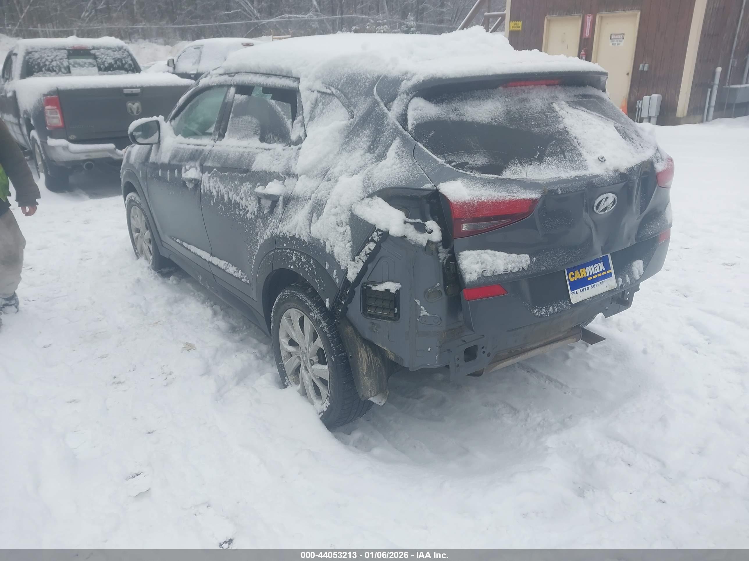 HYUNDAI TUCSON image 3