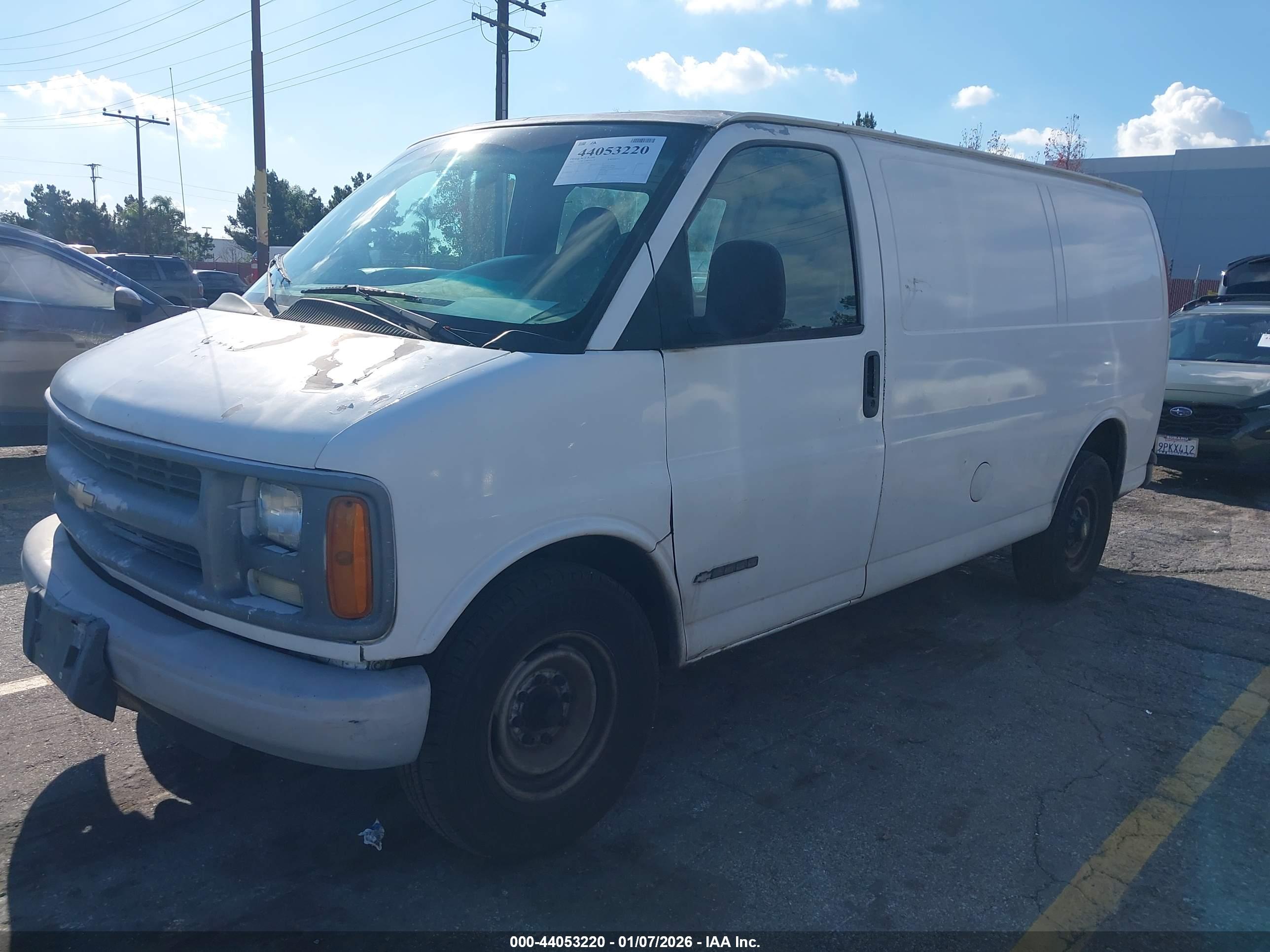 CHEVROLET EXPRESS image 2