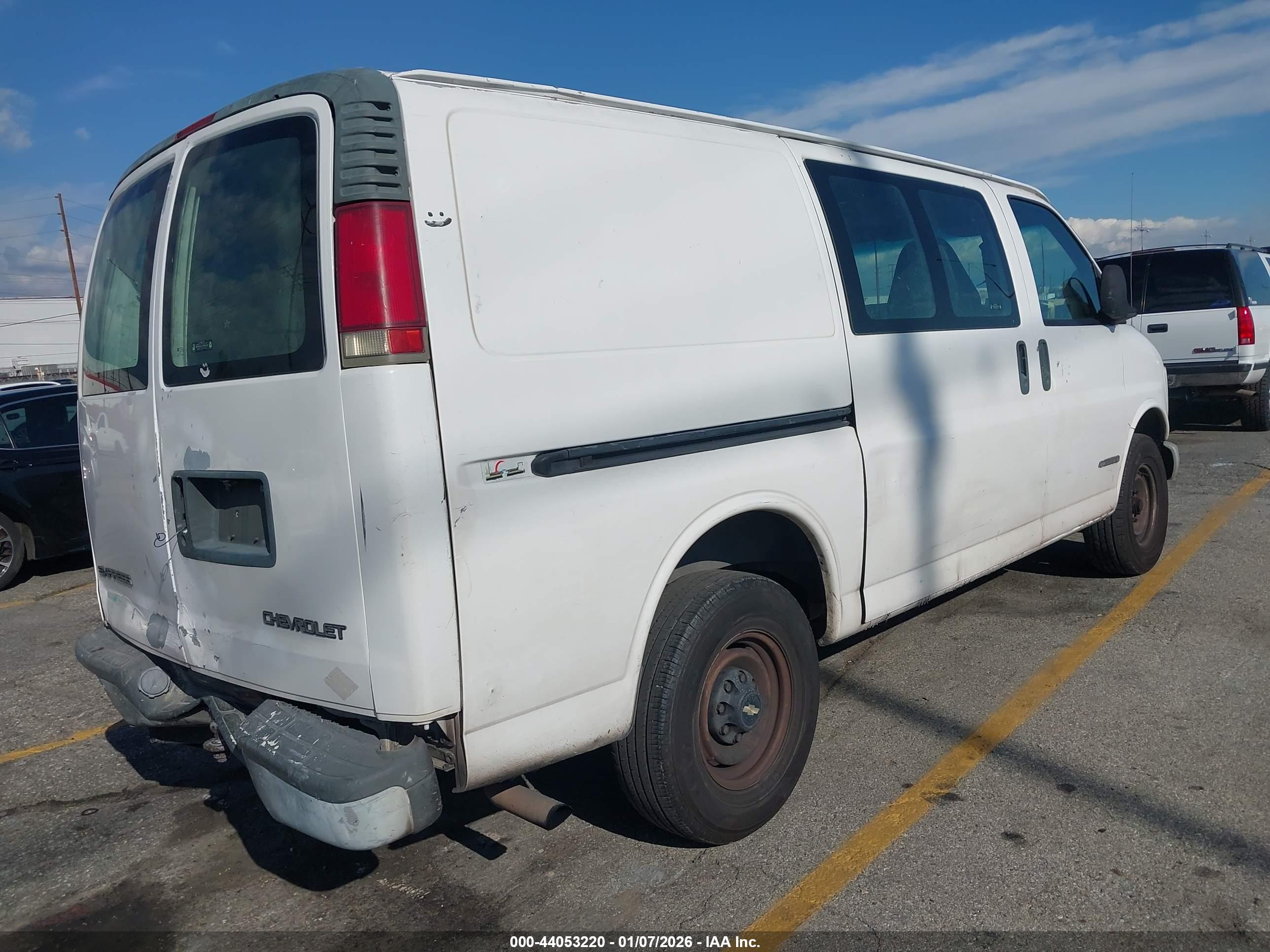 CHEVROLET EXPRESS image 4