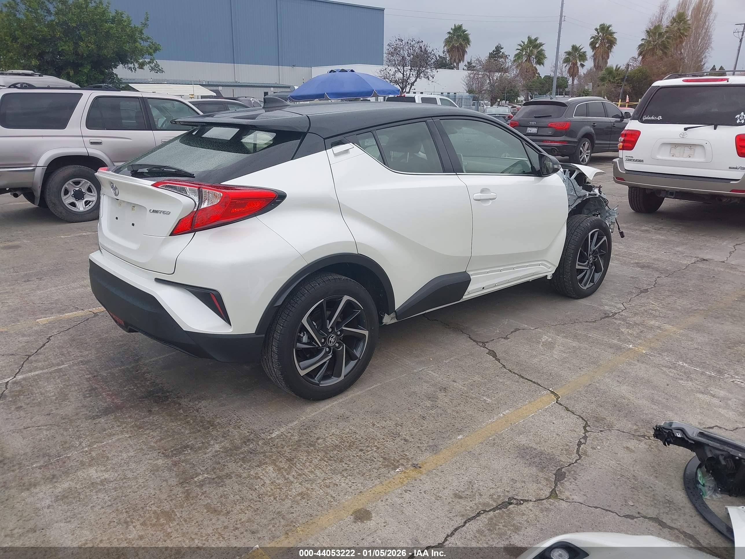 TOYOTA C-HR image 4