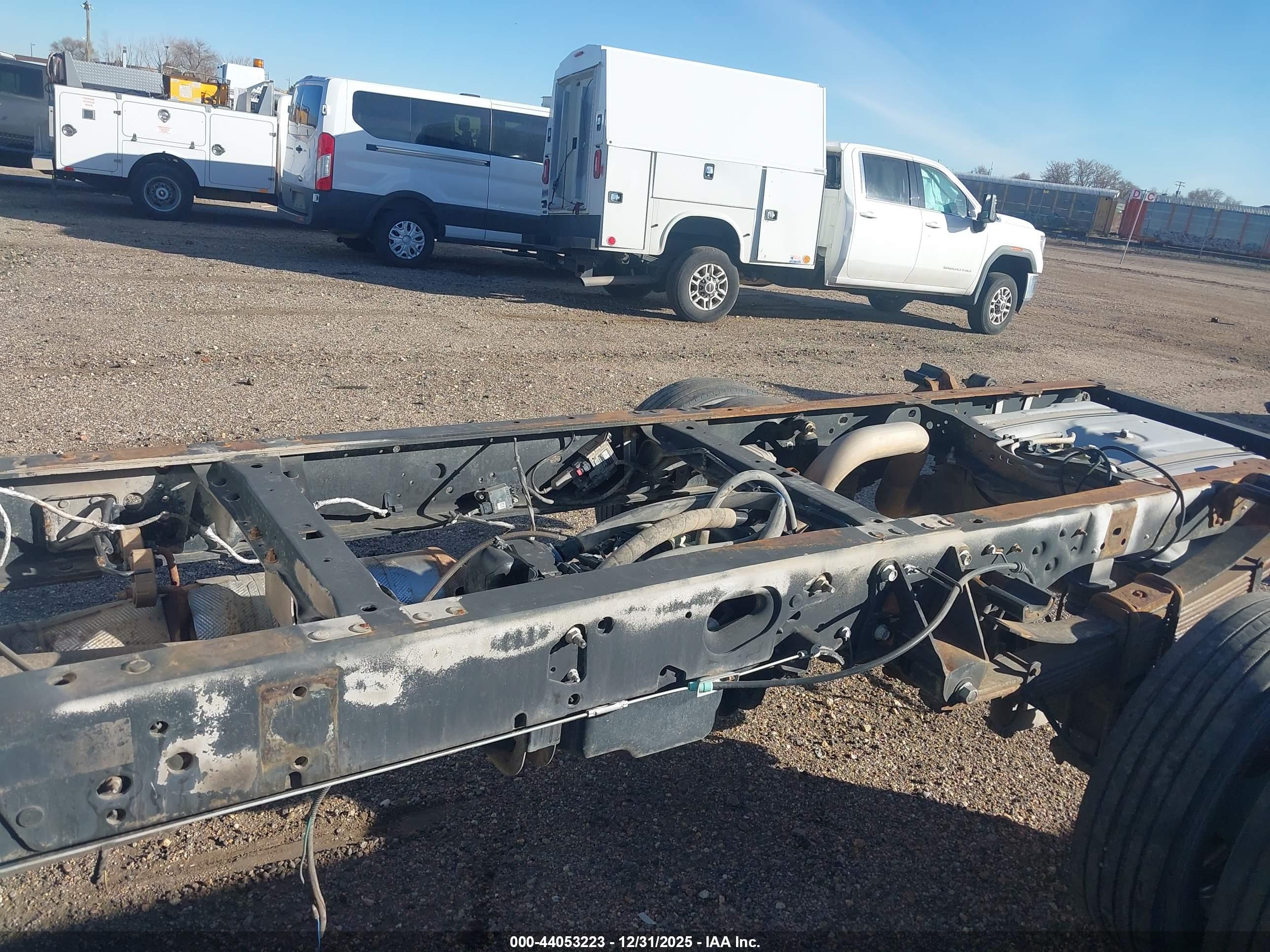 FORD F-550 image 8