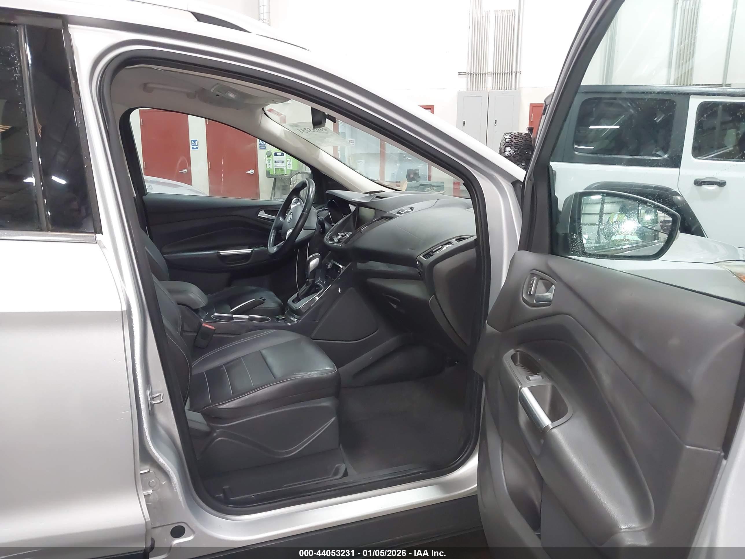 FORD ESCAPE image 5