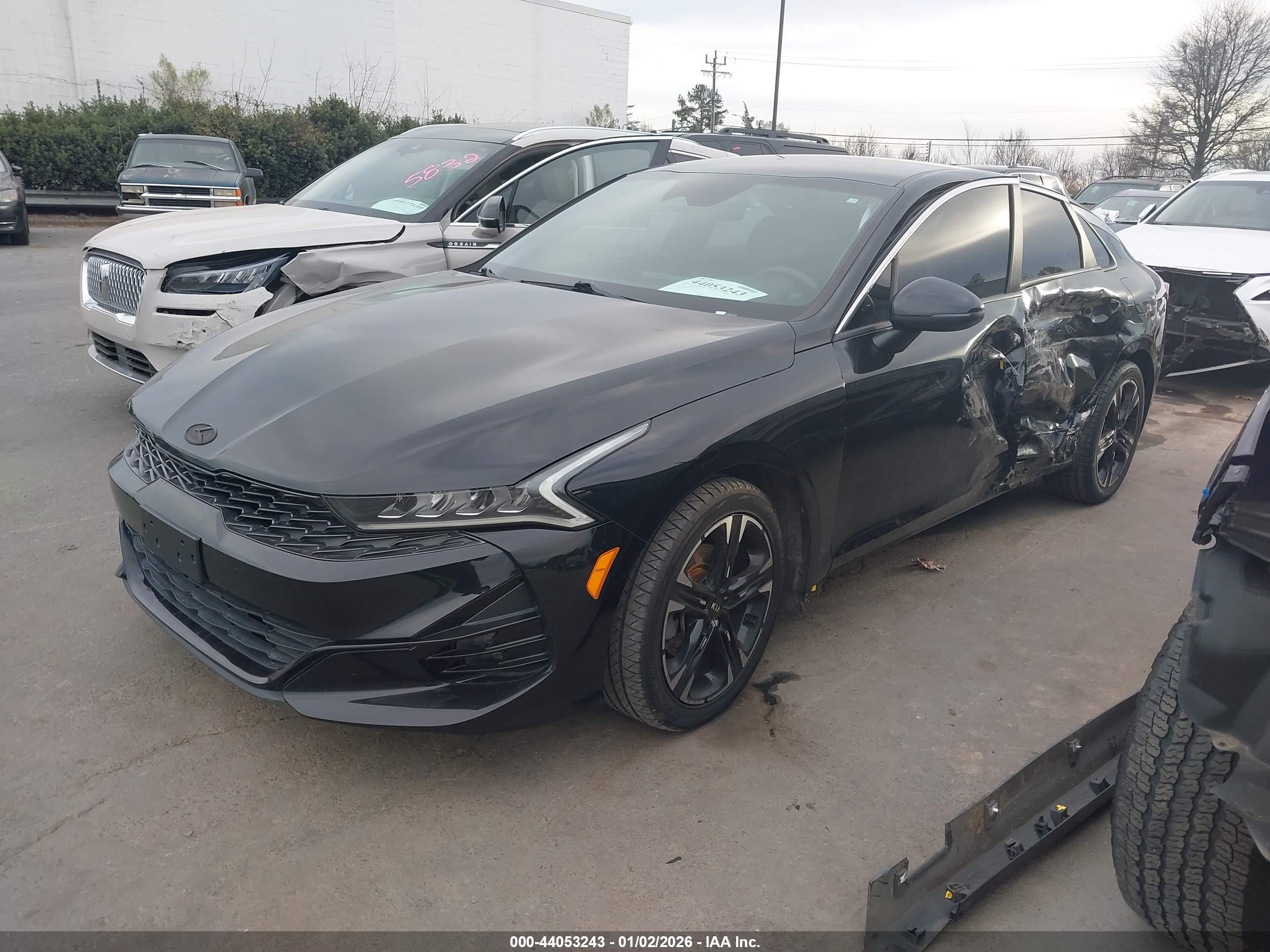 KIA K5 image 2