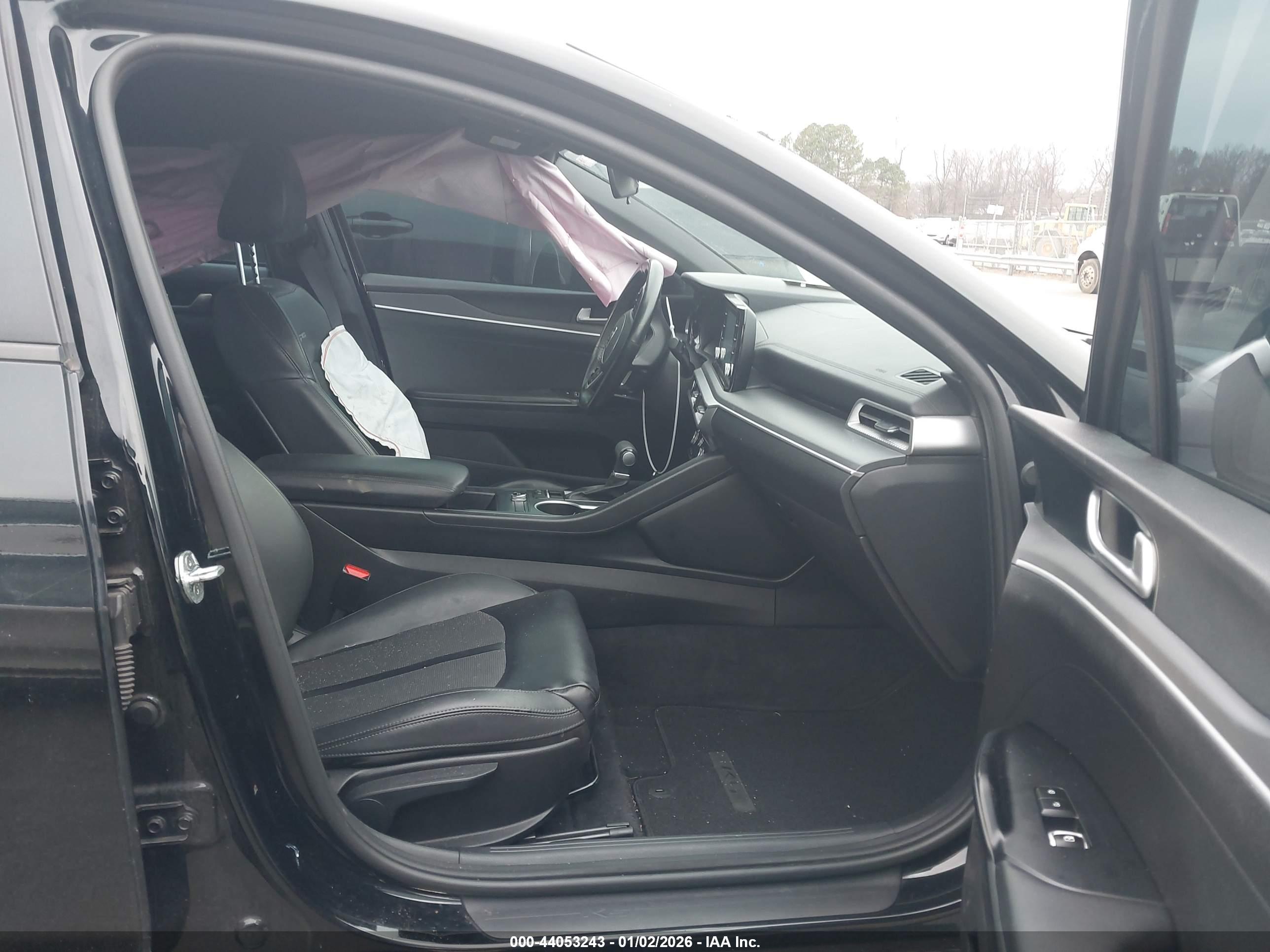 KIA K5 image 5