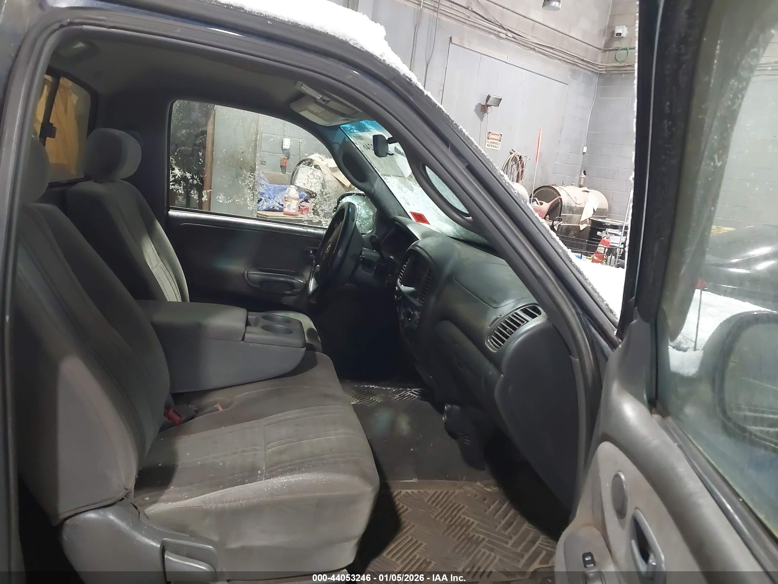 TOYOTA TUNDRA image 5