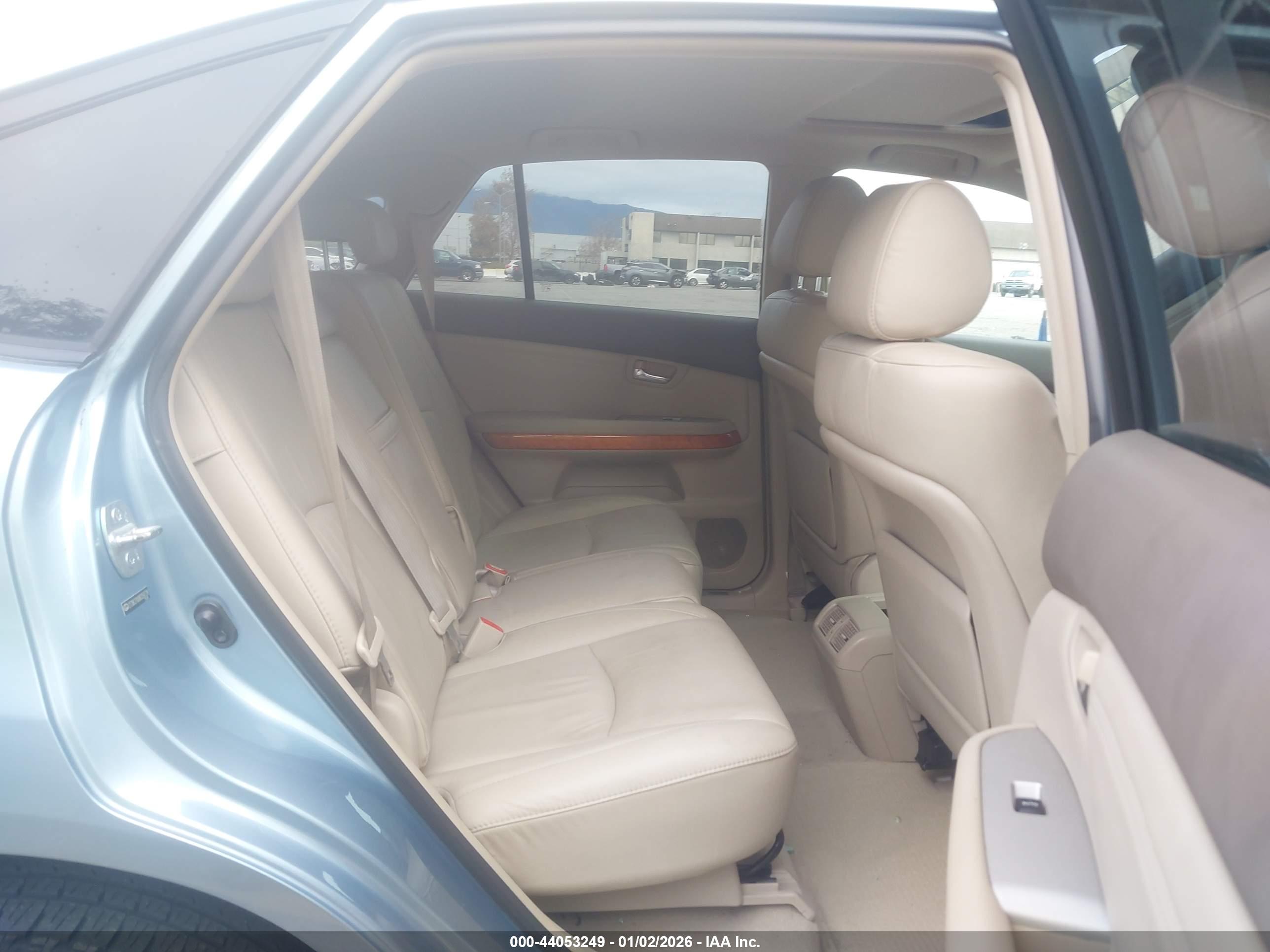 LEXUS RX image 8