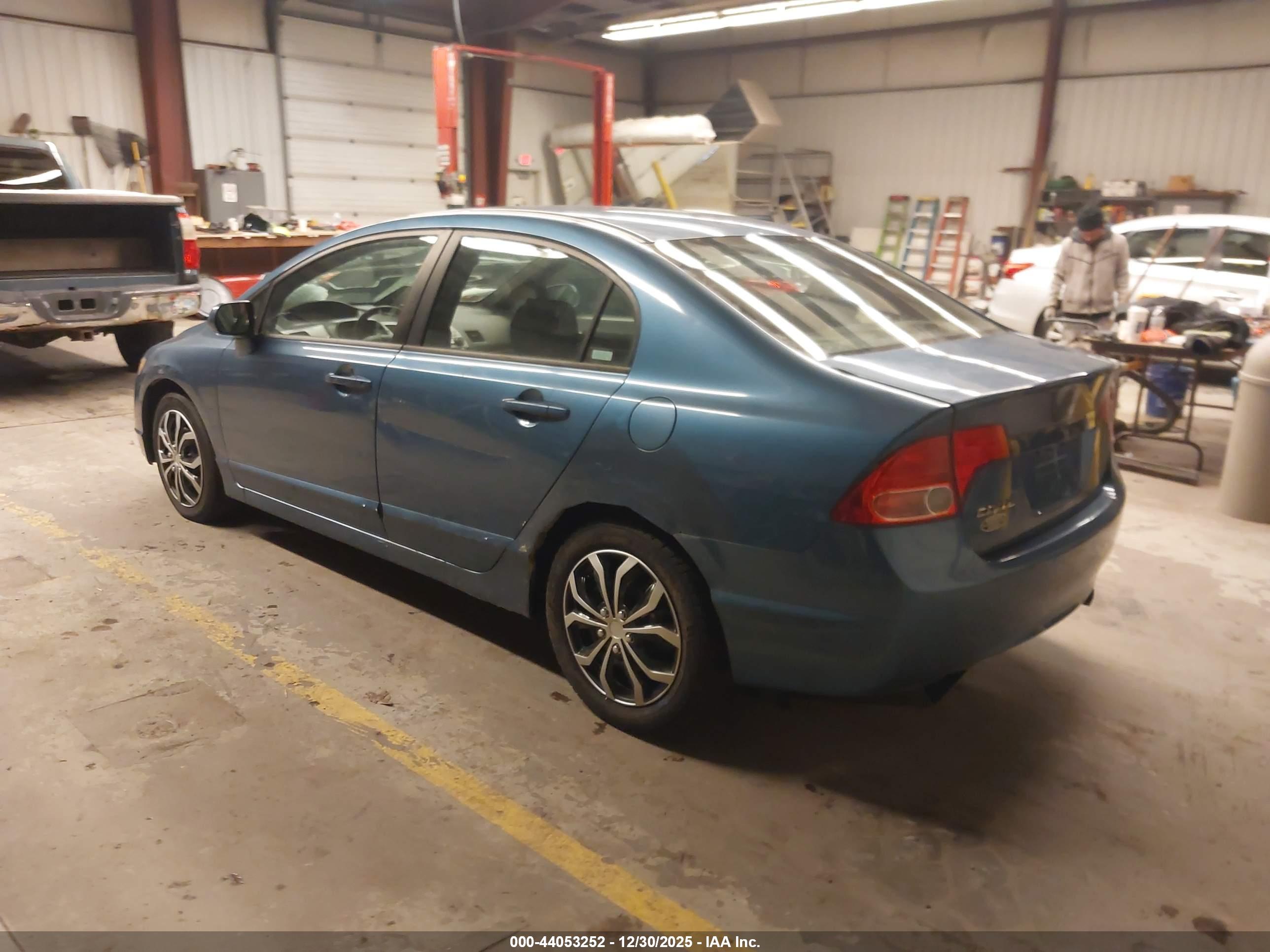 HONDA CIVIC image 3