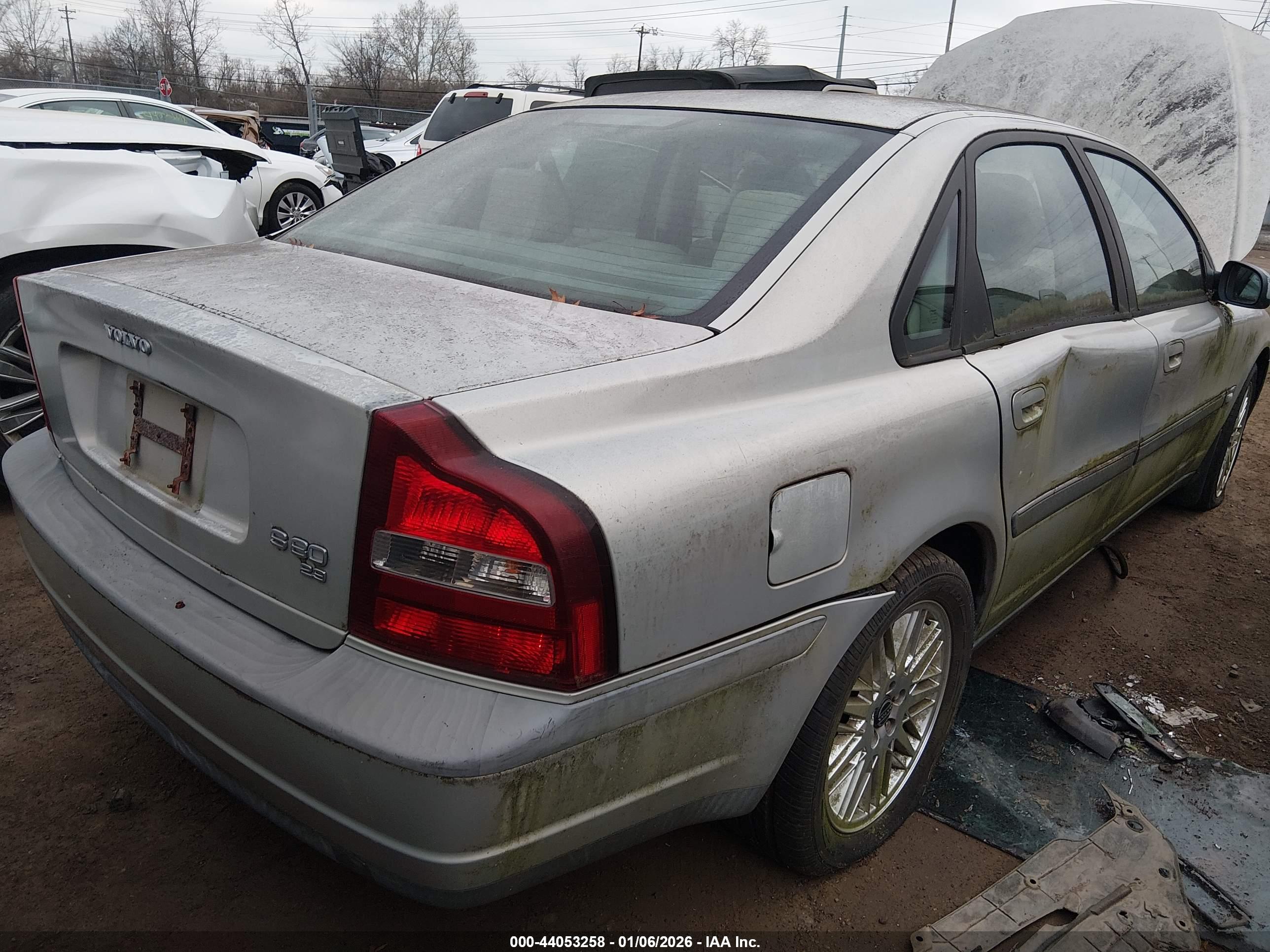 VOLVO S80 image 4