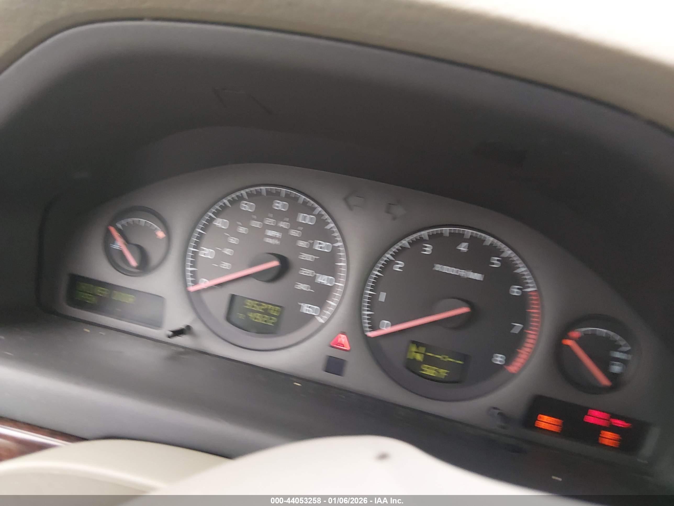 VOLVO S80 image 7