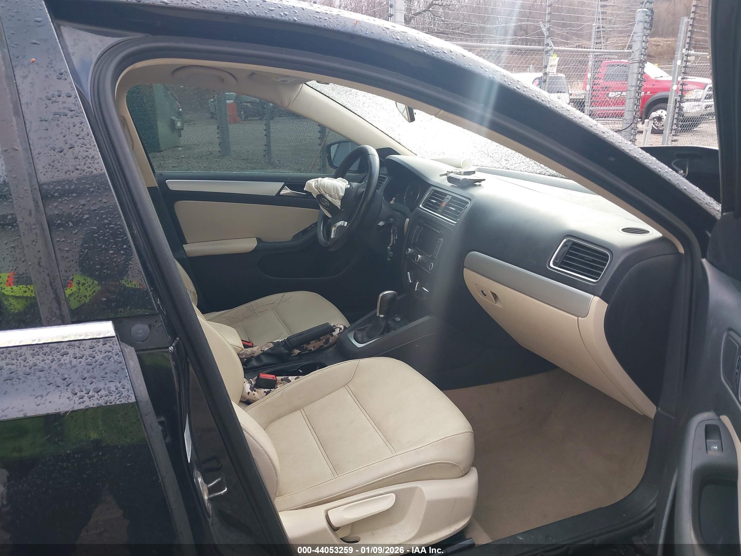 VOLKSWAGEN JETTA image 5