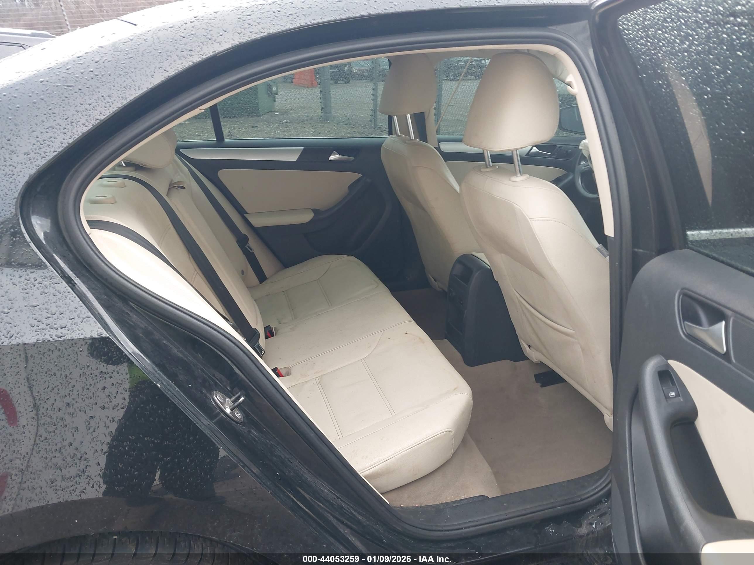 VOLKSWAGEN JETTA image 8