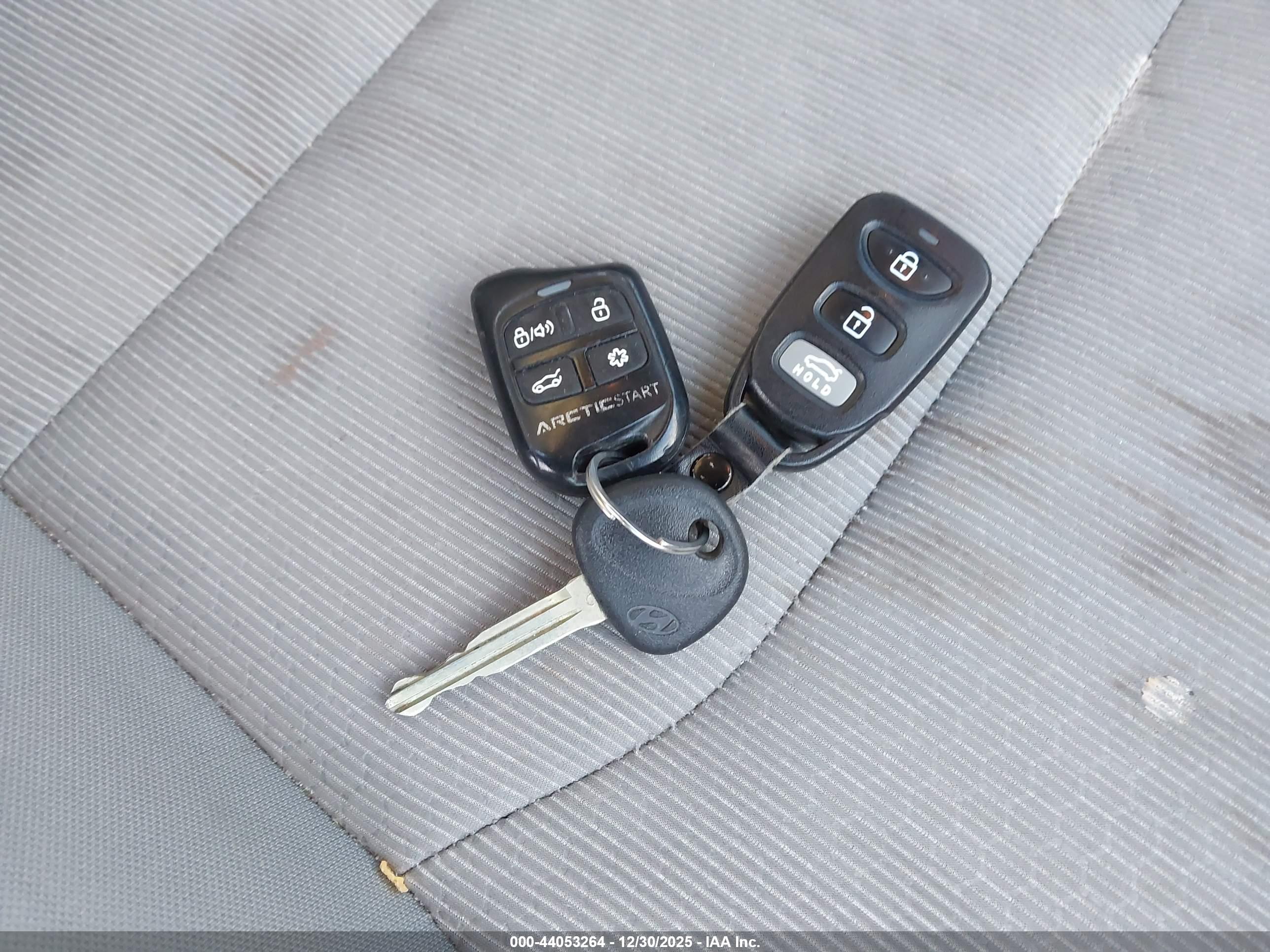 HYUNDAI ELANTRA image 11