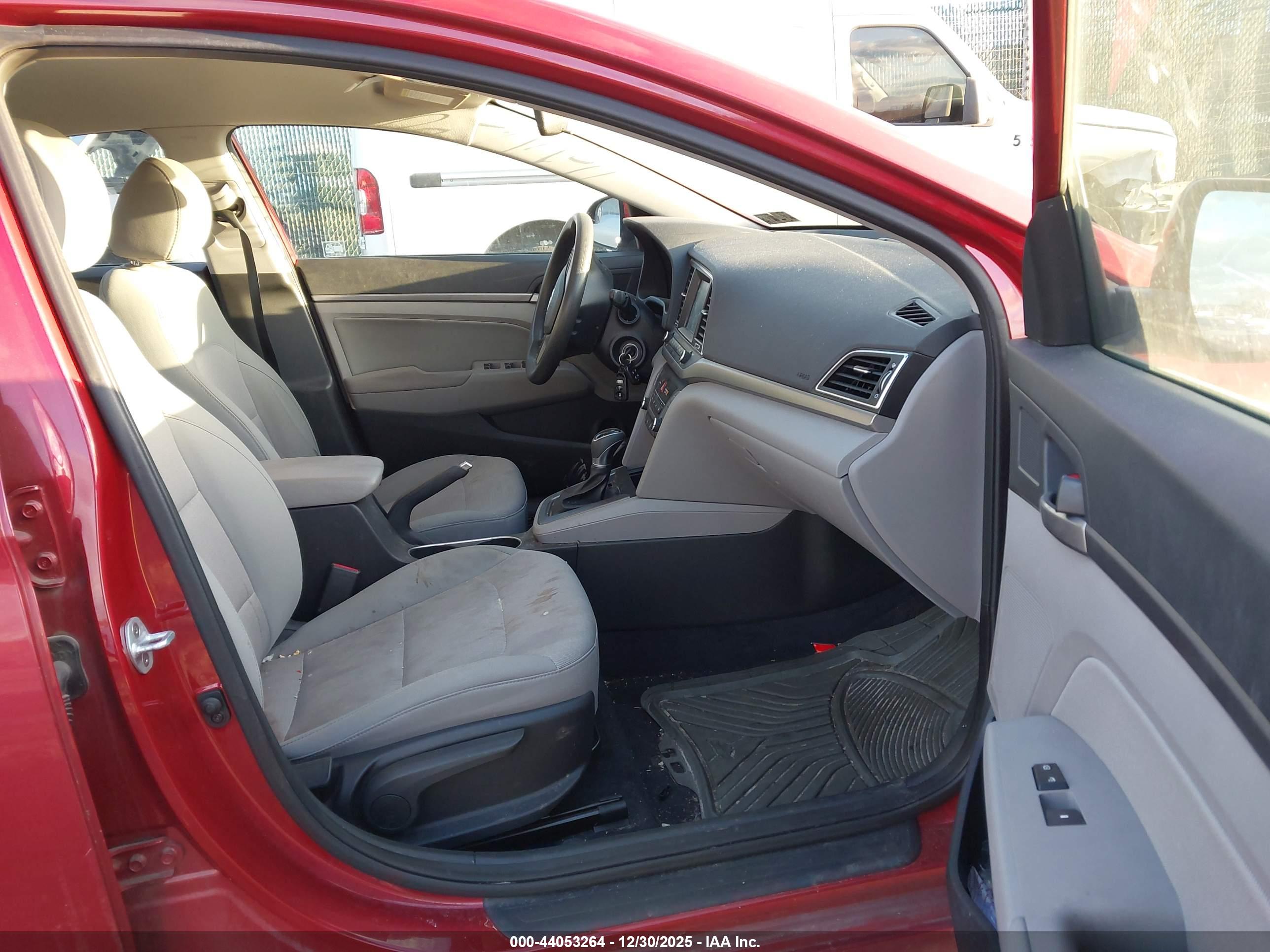 HYUNDAI ELANTRA image 5