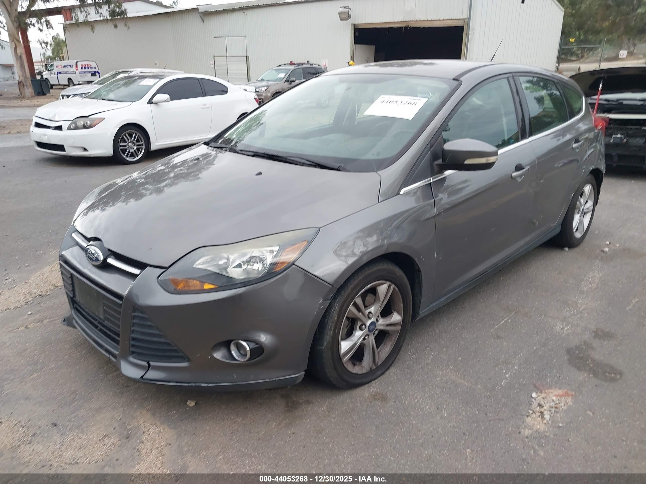 FORD FOCUS image 2