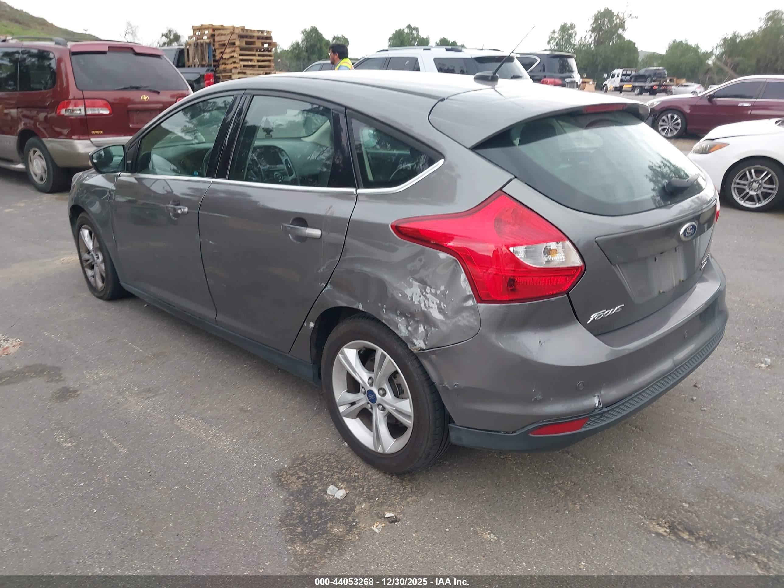 FORD FOCUS image 3